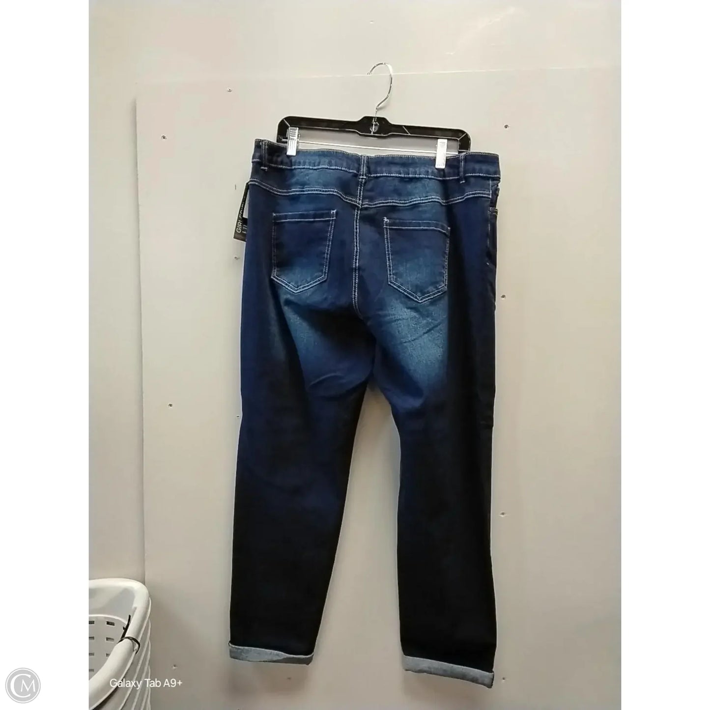 Jeans Cropped By Avenue In Blue, Size: 18w