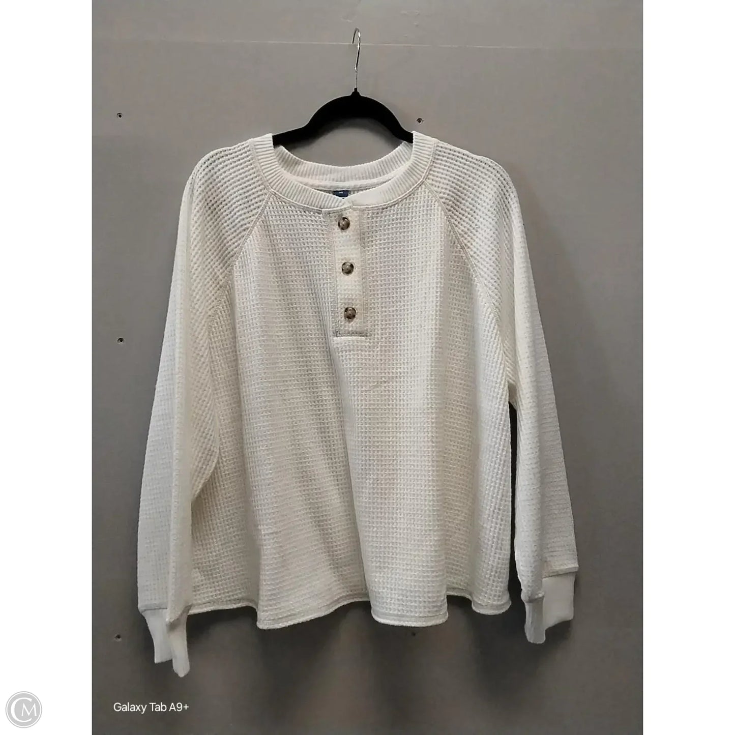 Top Long Sleeve By Old Navy In White, Size: 2x