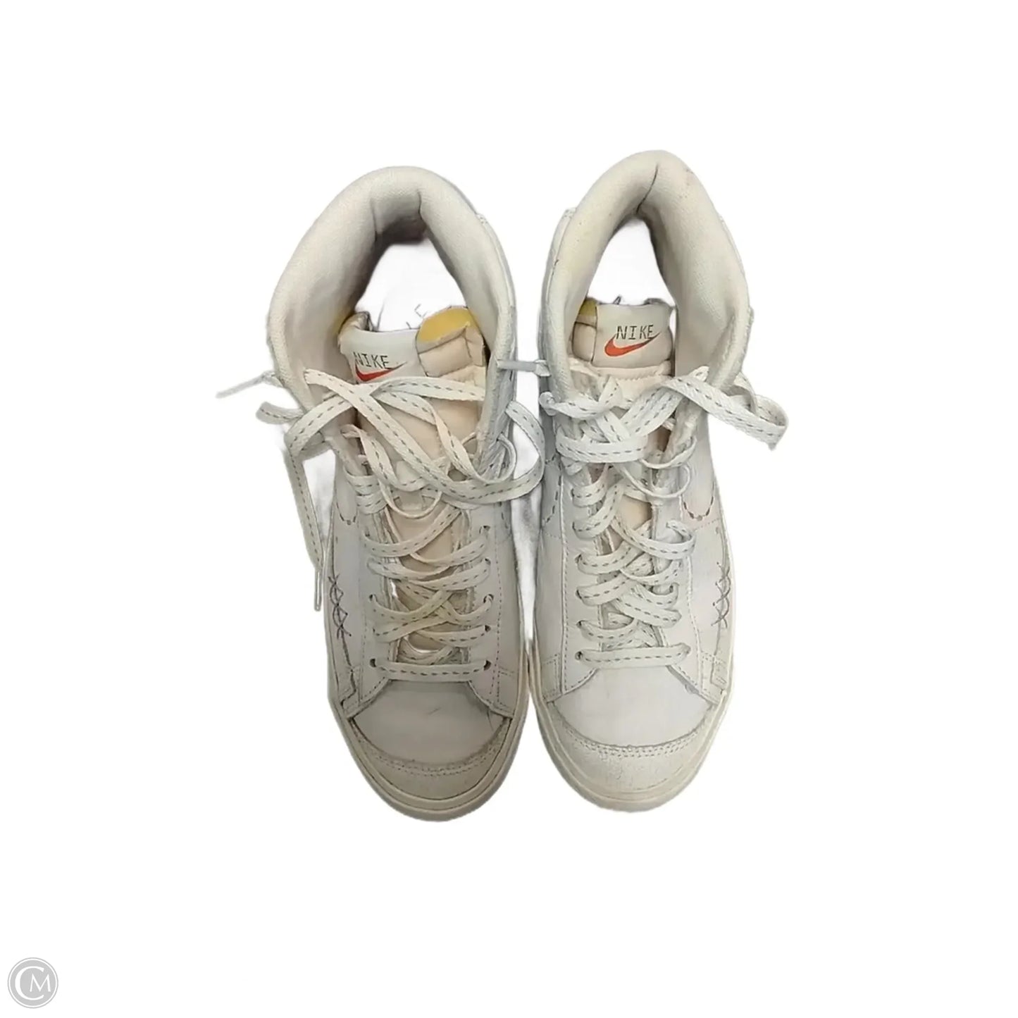 Shoes Sneakers By Nike In White, Size: 7