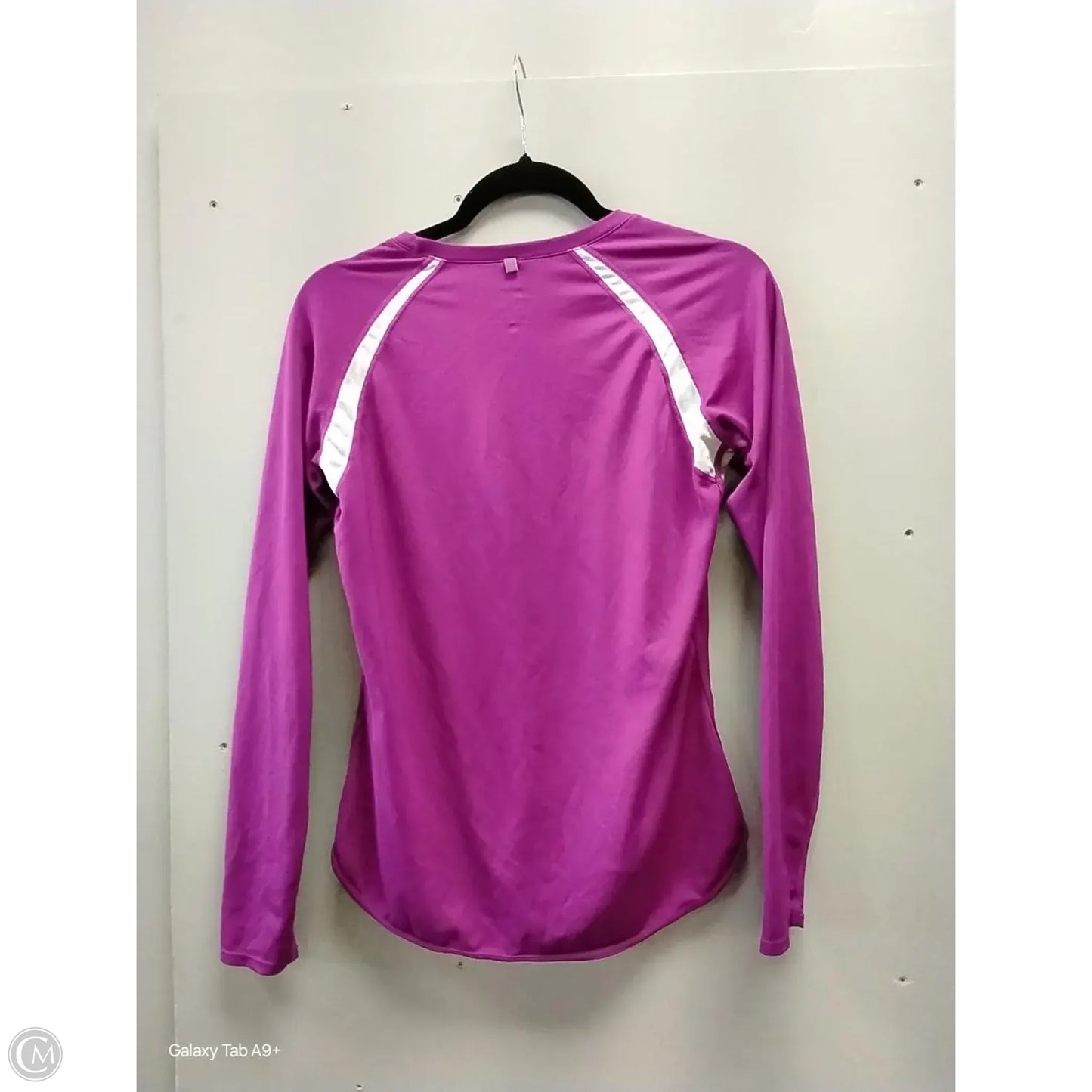 Athletic Top Long Sleeve Collar By Nike In Purple, Size: M