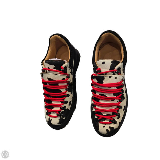 Shoes Sneakers By Cma In Black & White, Size: 10