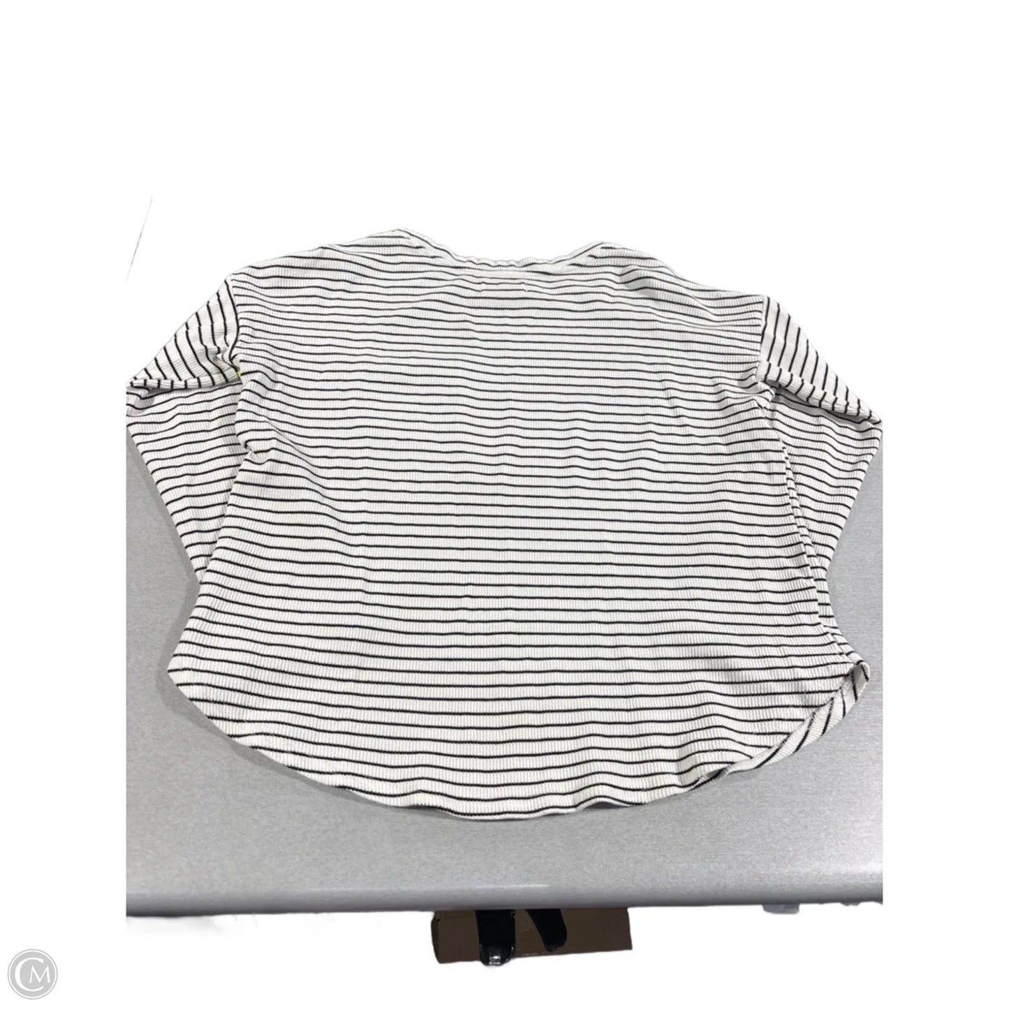 Top Long Sleeve By Carly Jean In Striped Pattern, Size: M