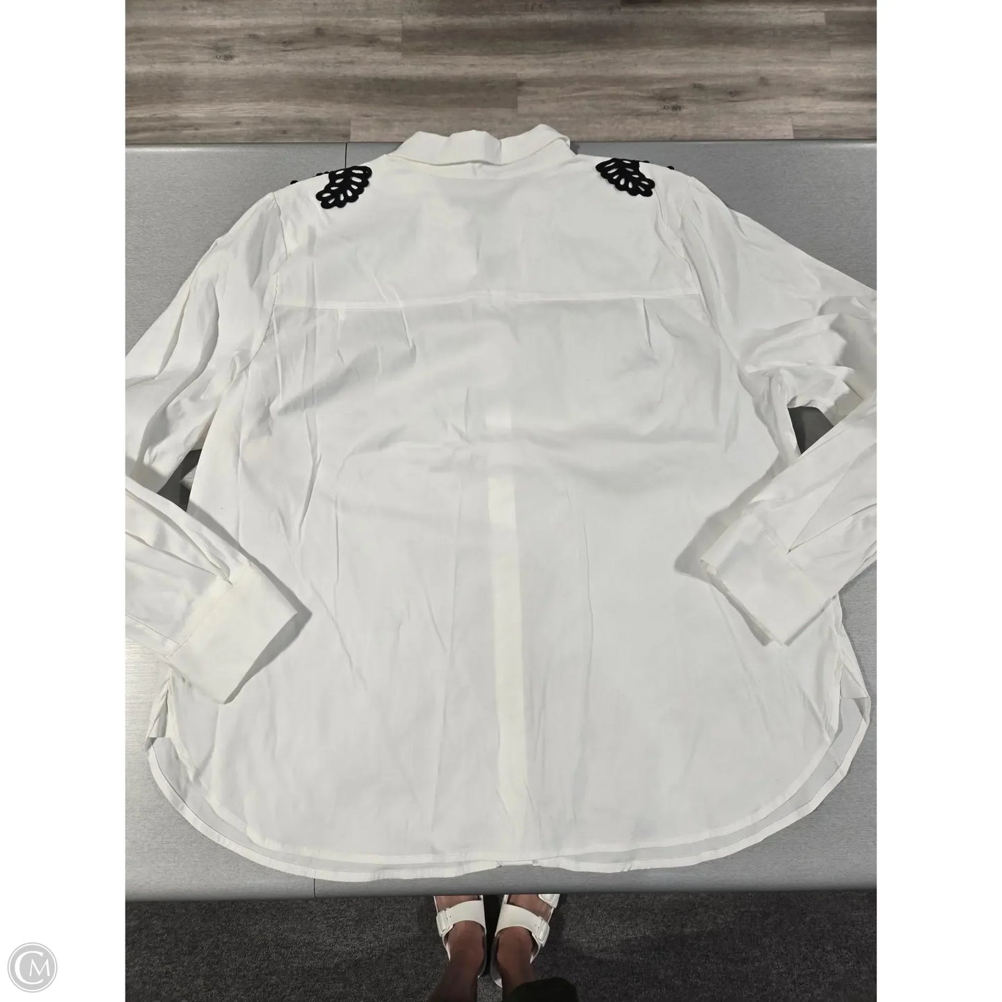 Blouse Long Sleeve By Chicos In White, Size: Xxl