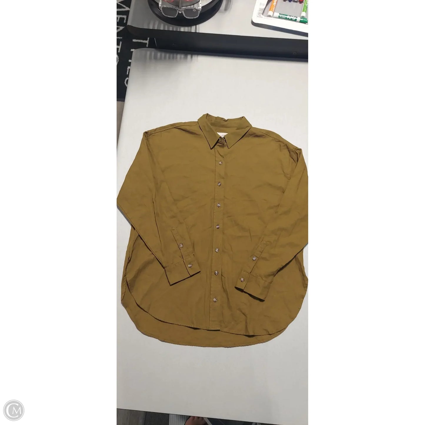 Top Long Sleeve By Universal Thread In Green, Size: M