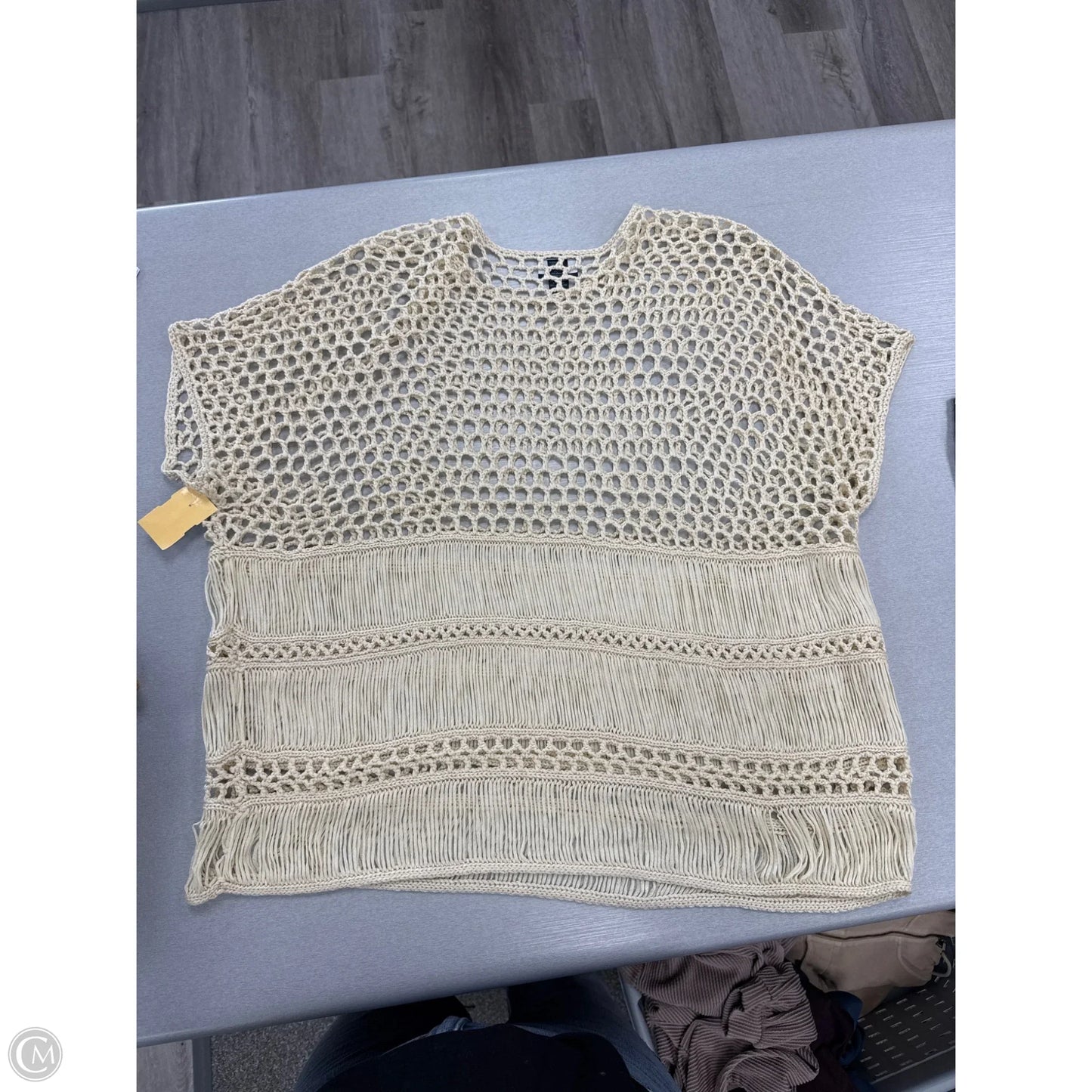 Top Short Sleeve By Daytrip In Tan, Size: S