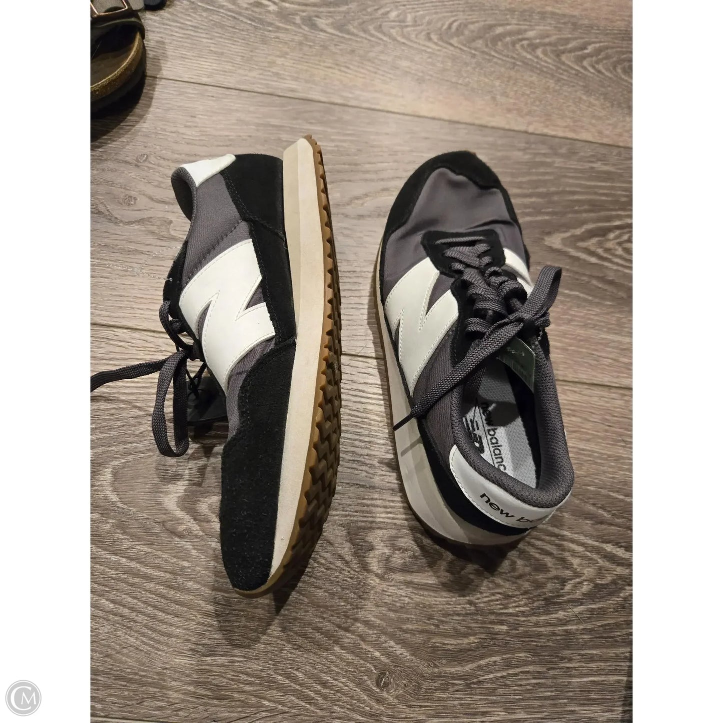 Shoes Sneakers By New Balance In Grey, Size: 10