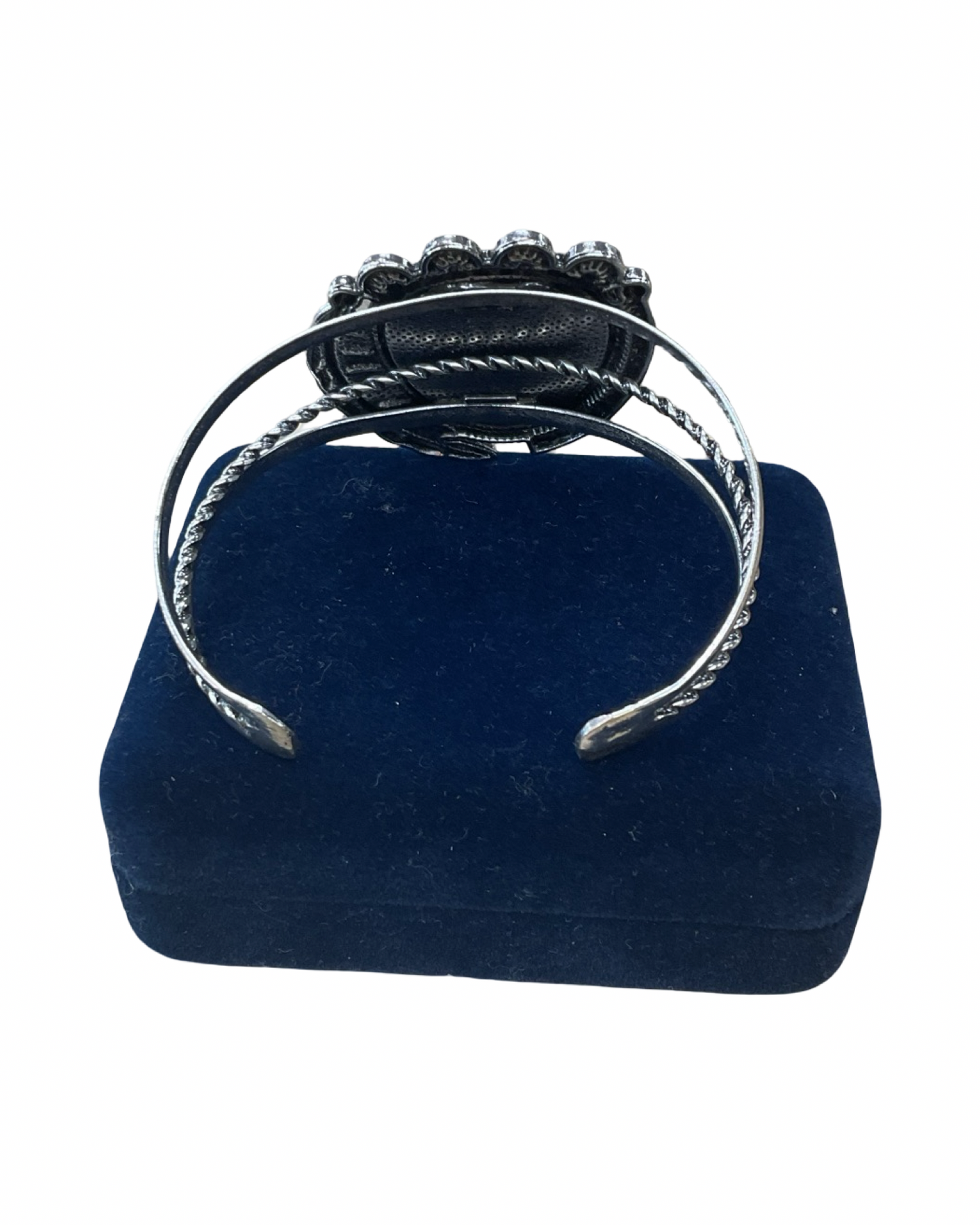Bracelet Other By Clothes Mentor In Silver