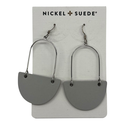 Earrings Dangle/Drop By Clothes Mentor In Green & Silver