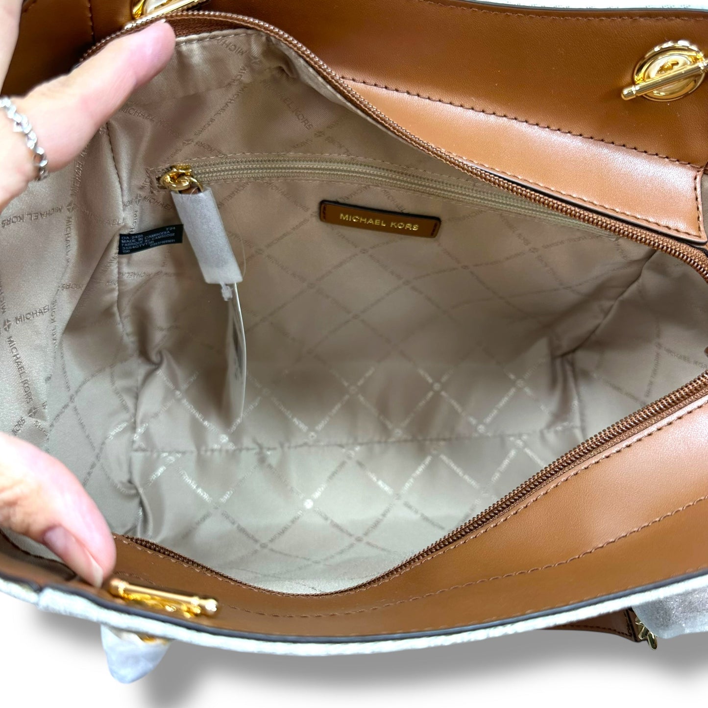 Handbag Designer By Michael Kors, Size: Medium