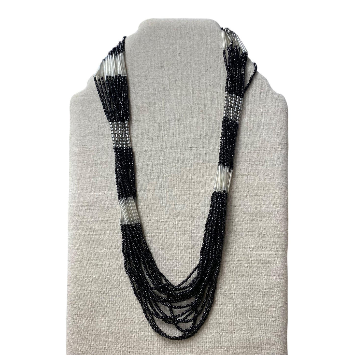 Necklace Other In Black & White