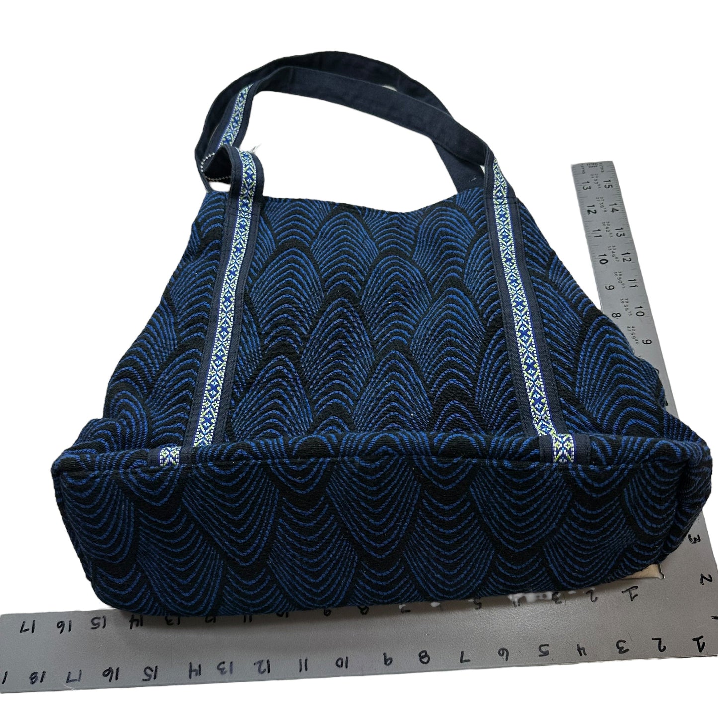 Handbag By AMERICA & BEYOND, Size: Large