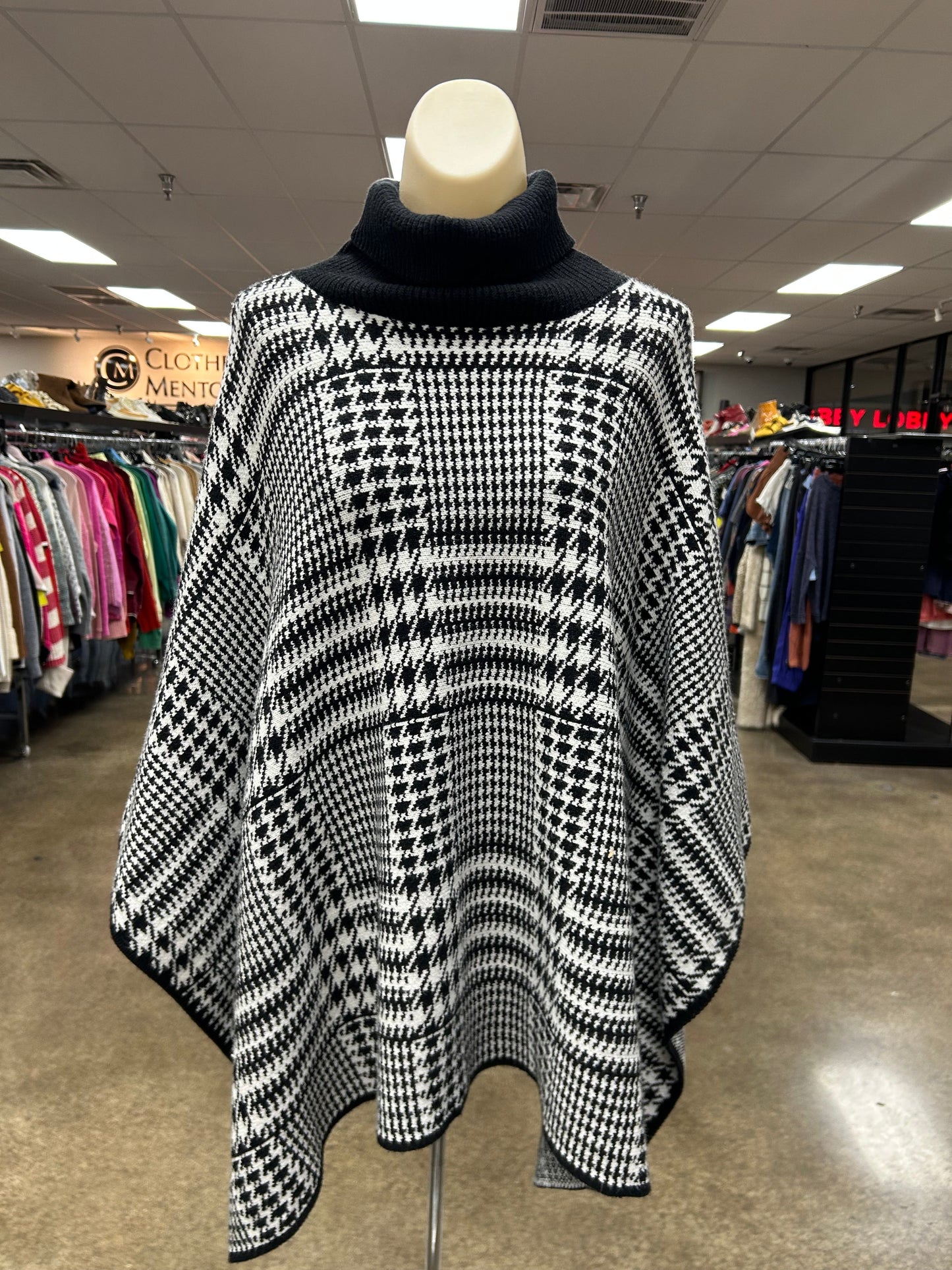 Poncho By Lili Sidonio In Black & White, Size:Osfm