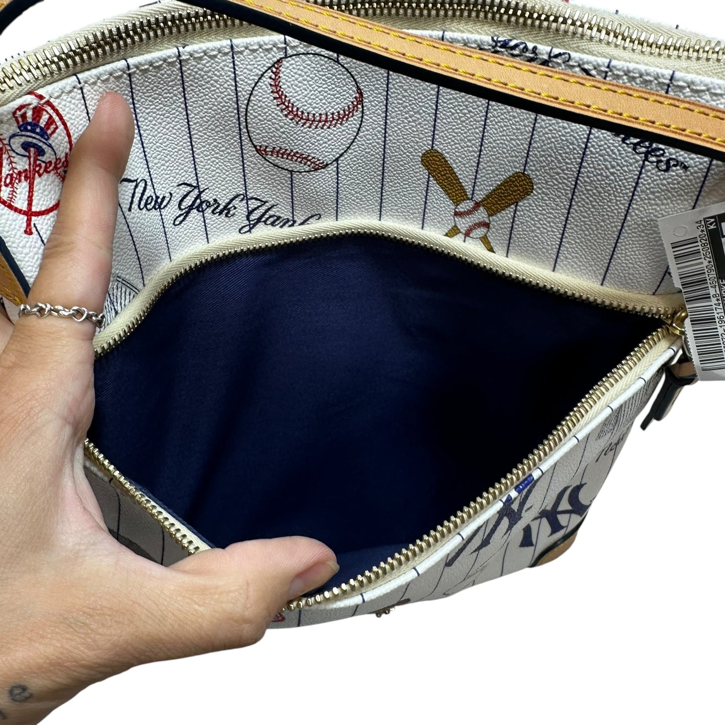 New York Yankees baseball Crossbody Designer By Dooney And Bourke, Size: Medium