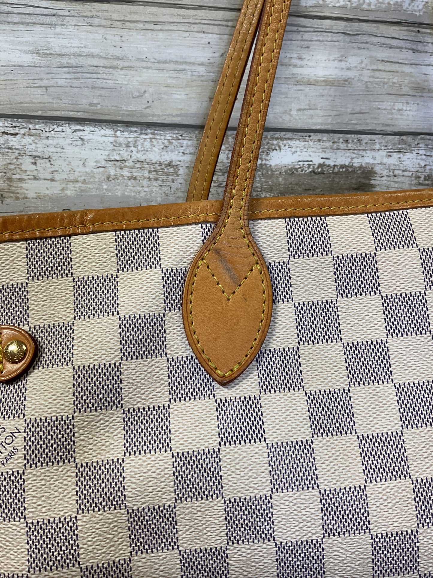 Handbag Luxury Designer By Louis Vuitton In Grey & White, Size:Medium