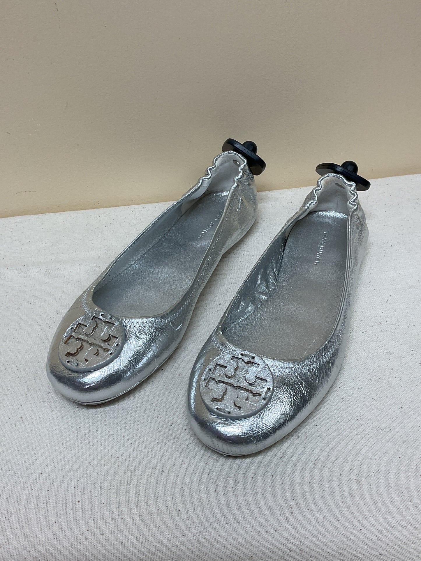 Shoes Designer By Tory Burch In Silver, Size:8