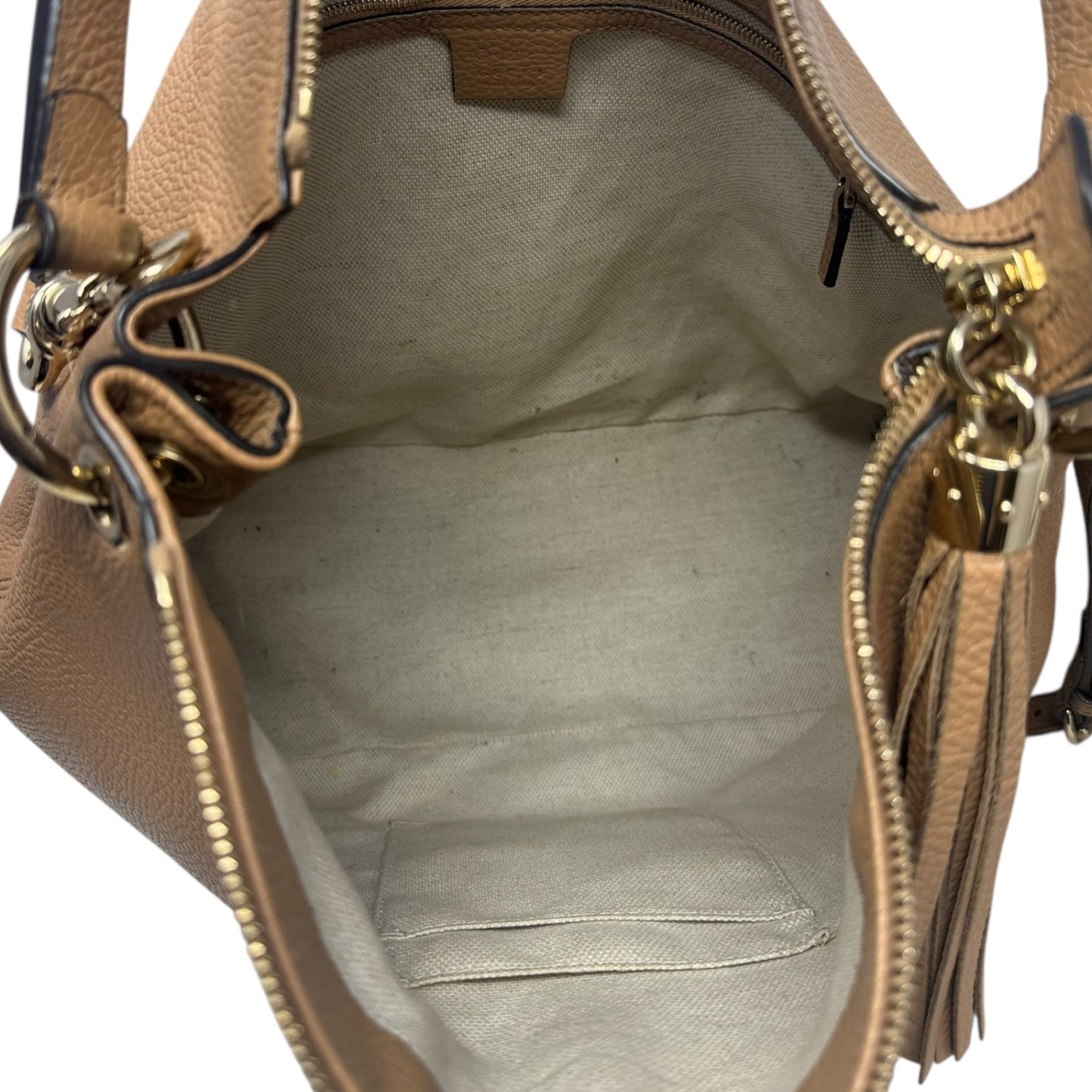 Soho Pebbled Leather Convertible Handbag Luxury Designer By Gucci, Size: Large