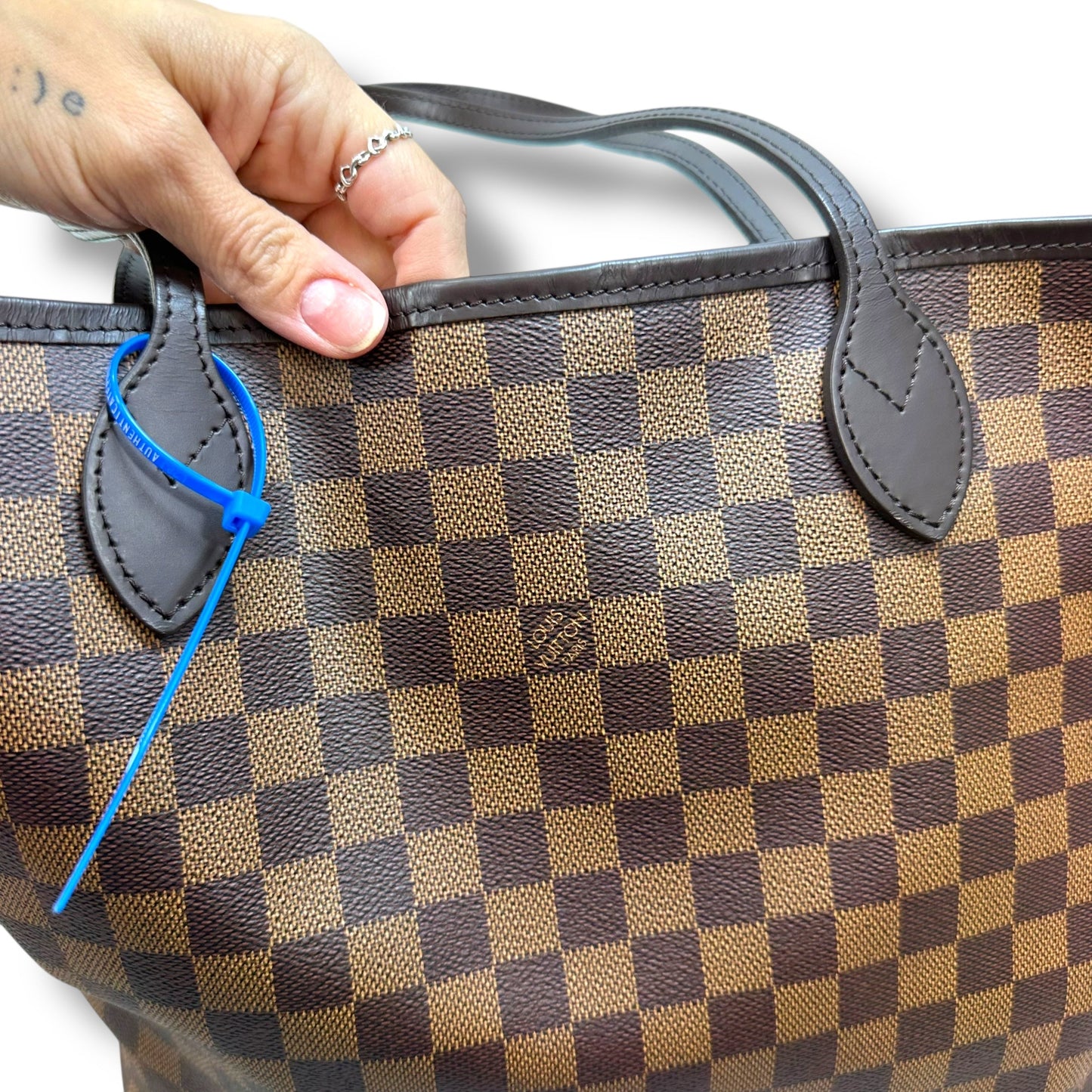 Neverfull MM Handbag Luxury Designer By Louis Vuitton, Size: Large