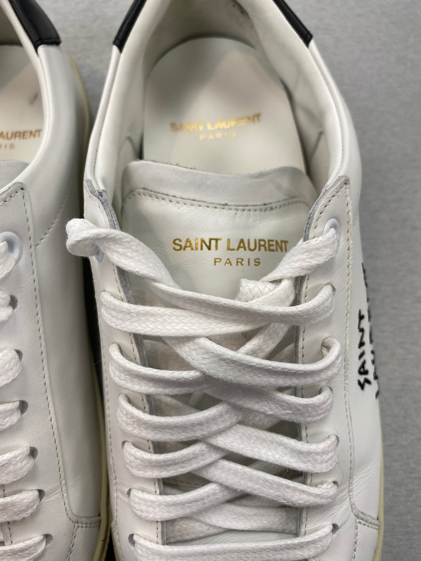 Shoes Luxury Designer By Yves Saint Laurent Size: 9