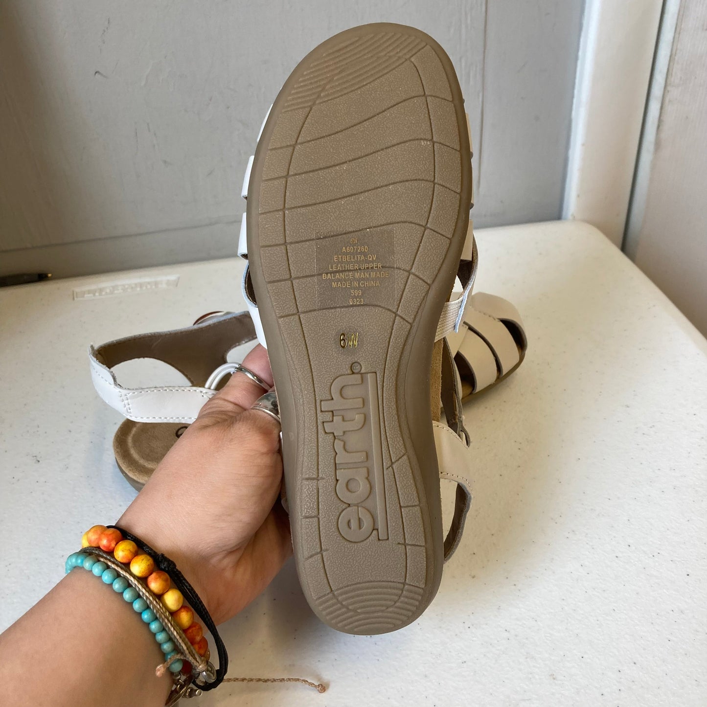 Sandals Flats By Earth In Beige, Size:6