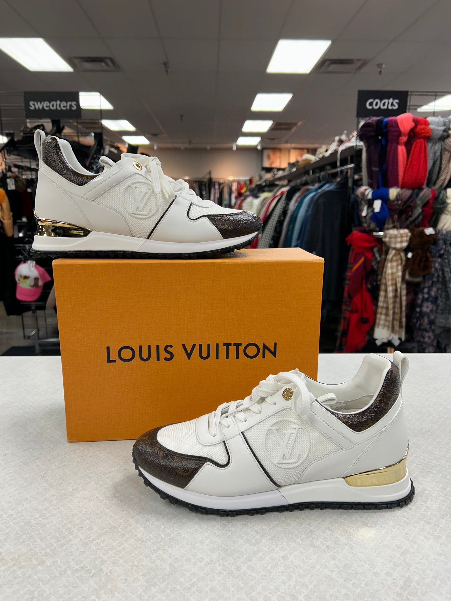 Shoes Luxury Designer By Louis Vuitton In White 38.5/8.5
