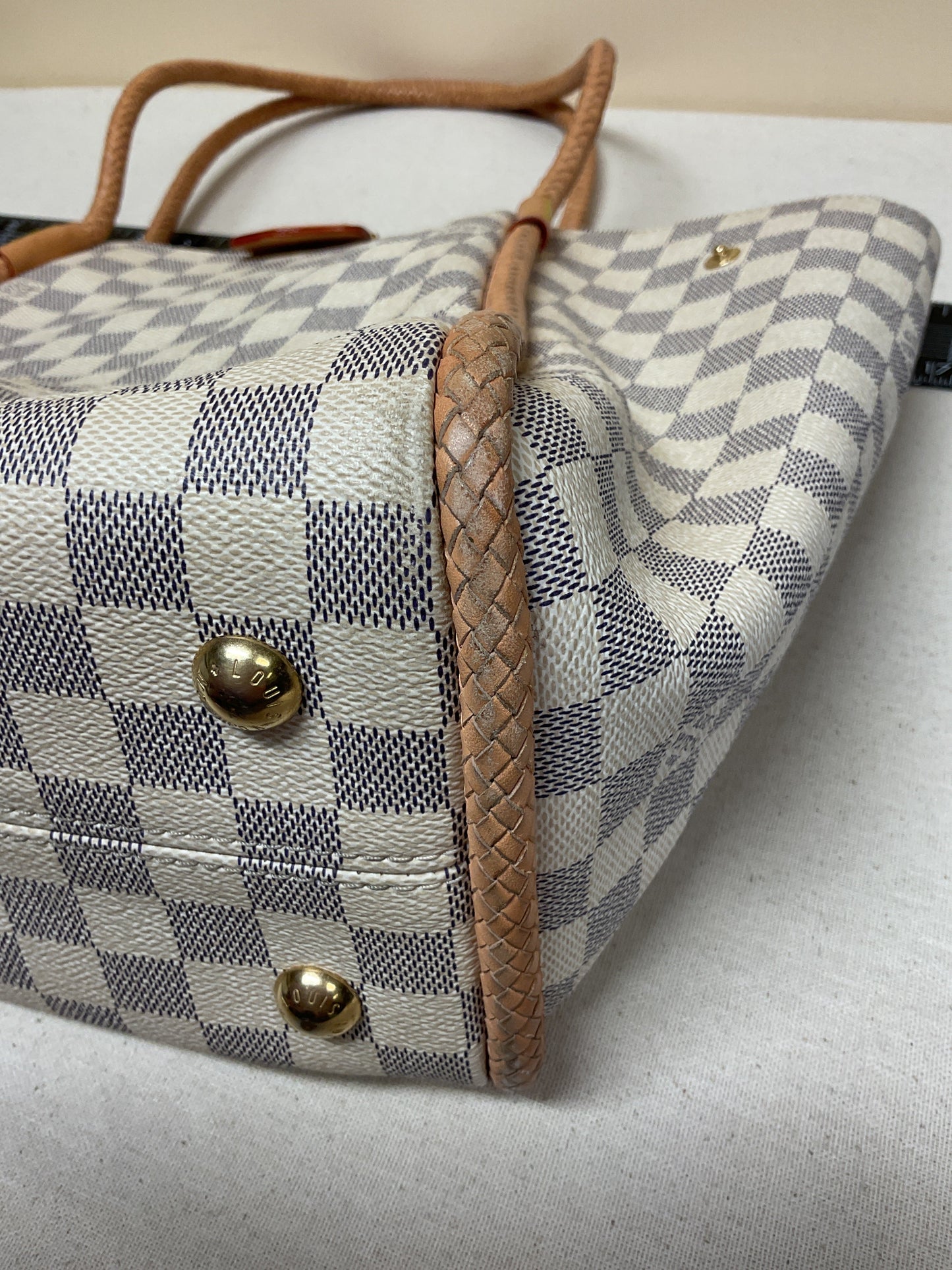 Handbag Luxury Designer By Louis Vuitton In Grey & White, Size:Medium