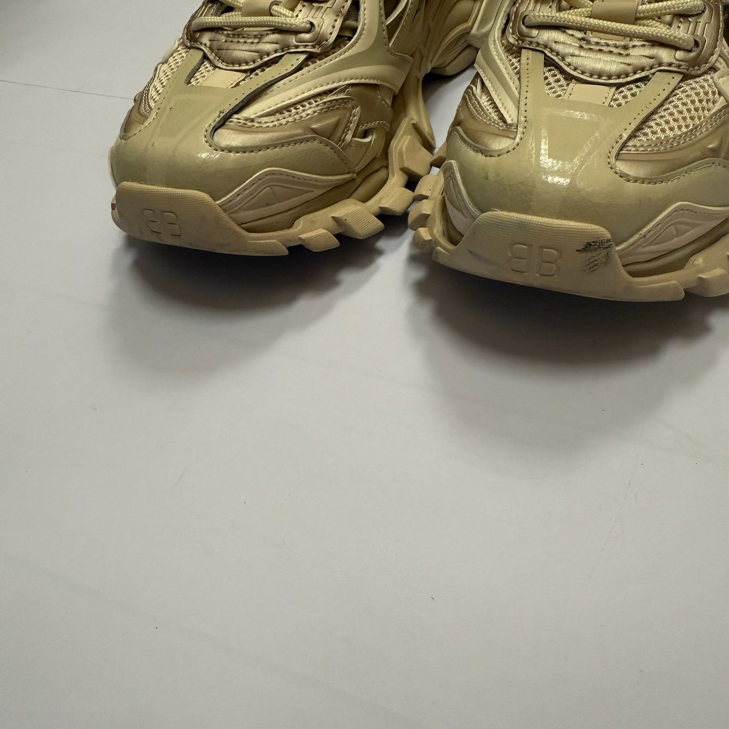 Shoes Luxury Designer By Balenciaga In Tan, Size: 9