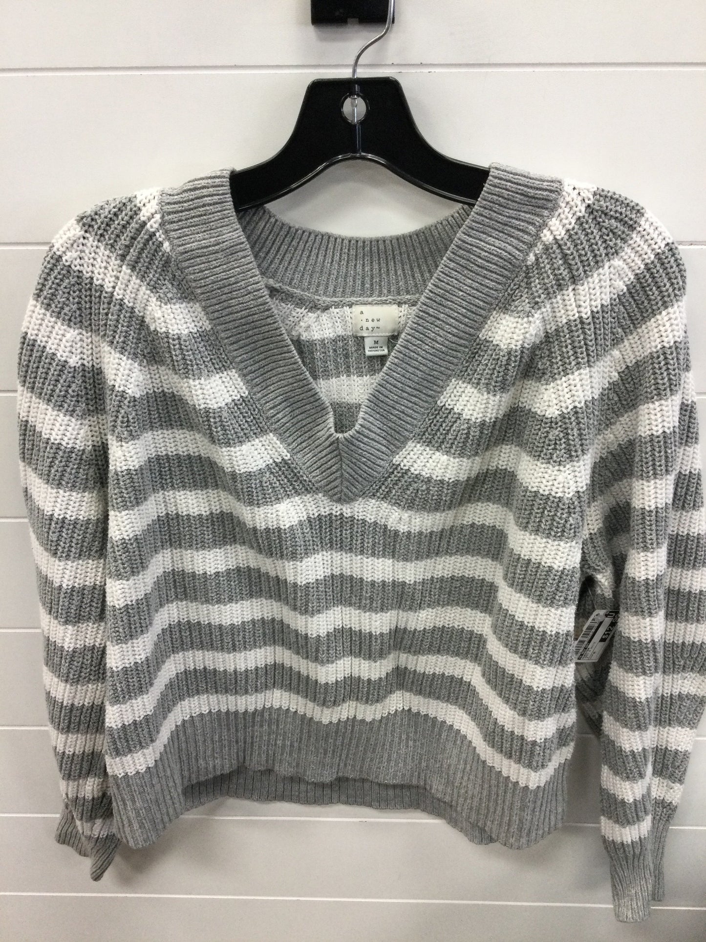 Sweater By A New Day In Grey & White, Size:M