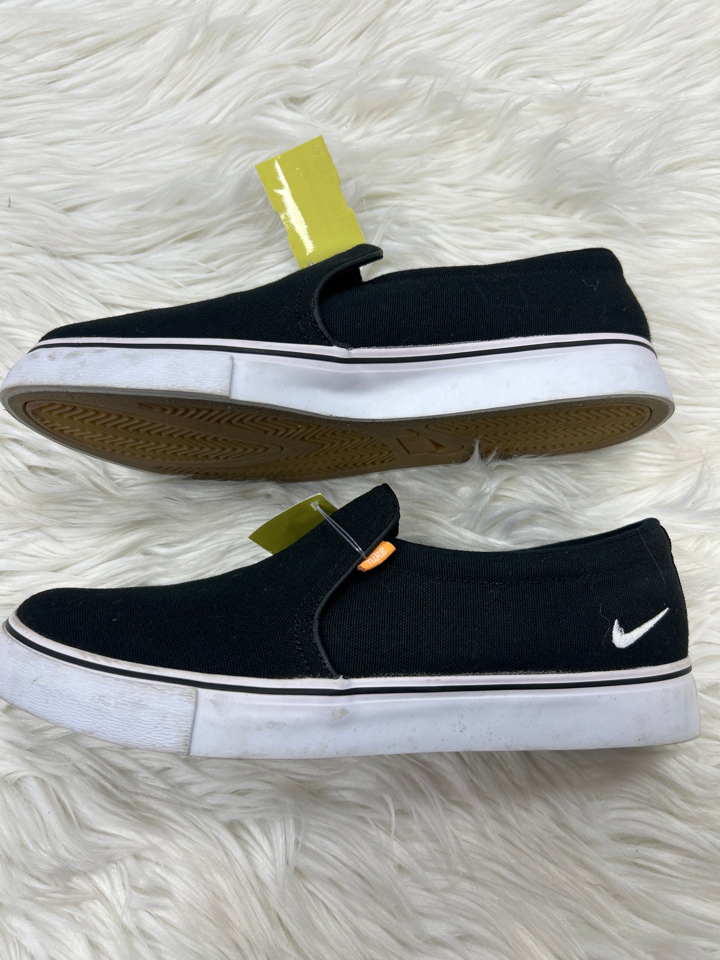 Shoes Flats By Nike In Black, Size:9