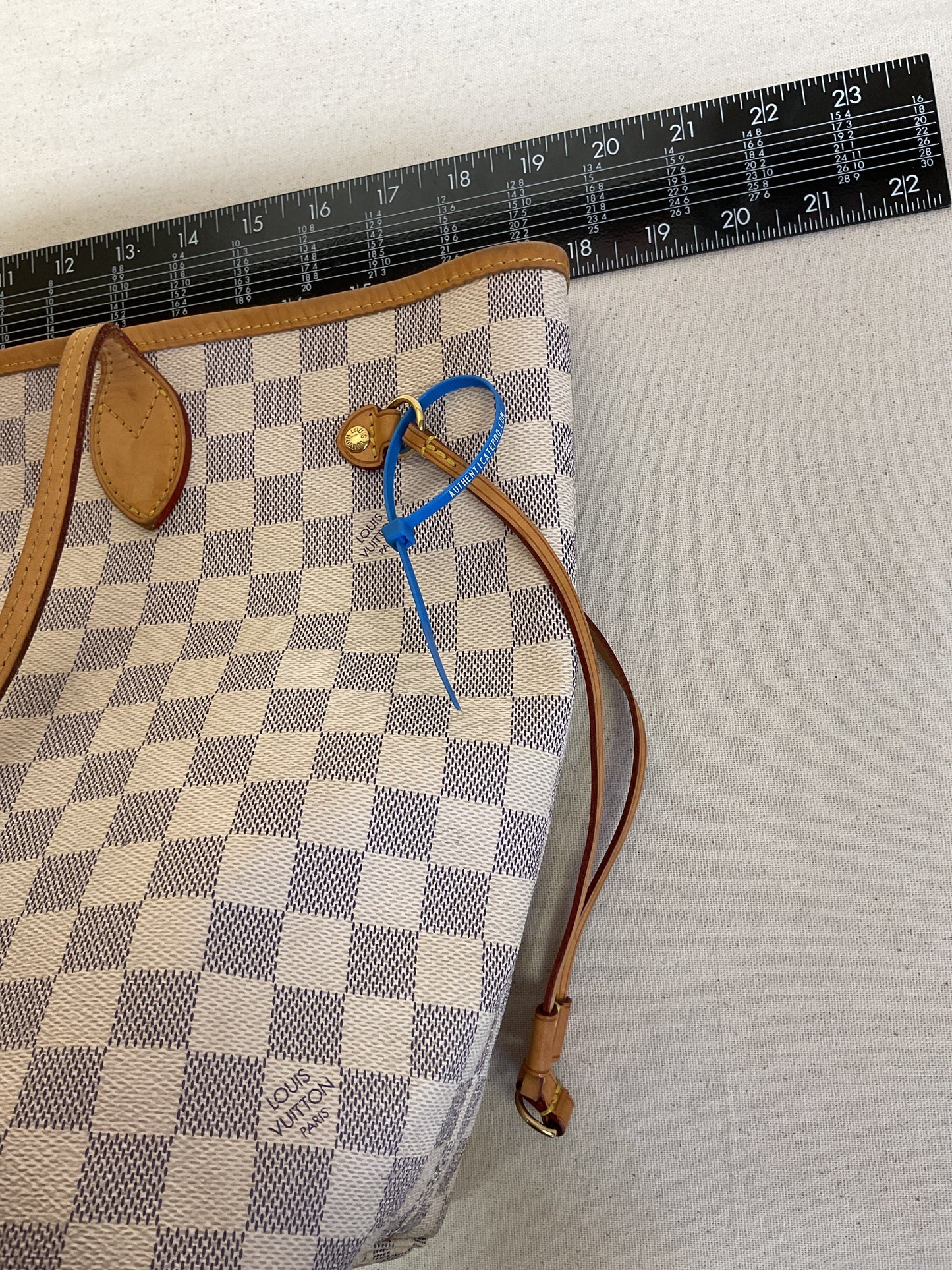 Handbag Luxury Designer By Louis Vuitton In Grey & White, Size:Medium