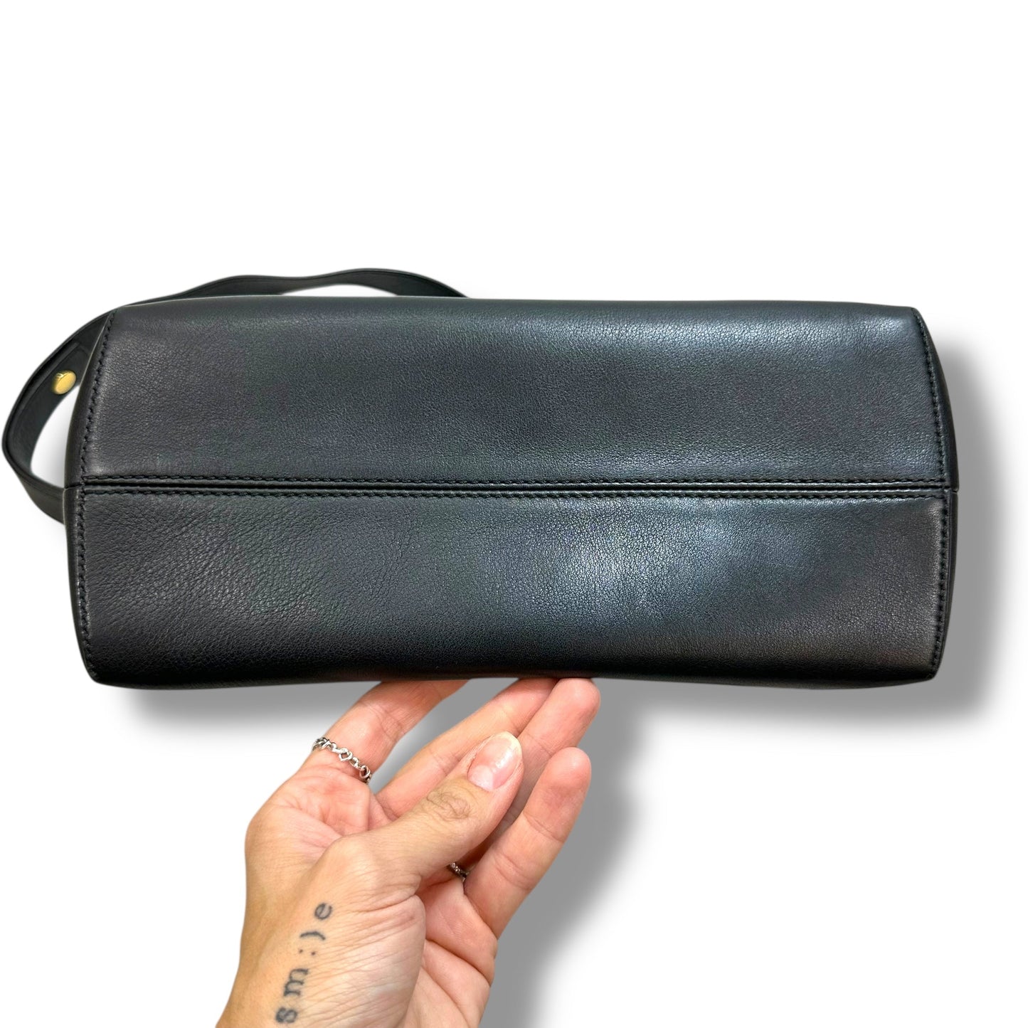 Handbag Luxury Designer By Fendi, Size: Medium