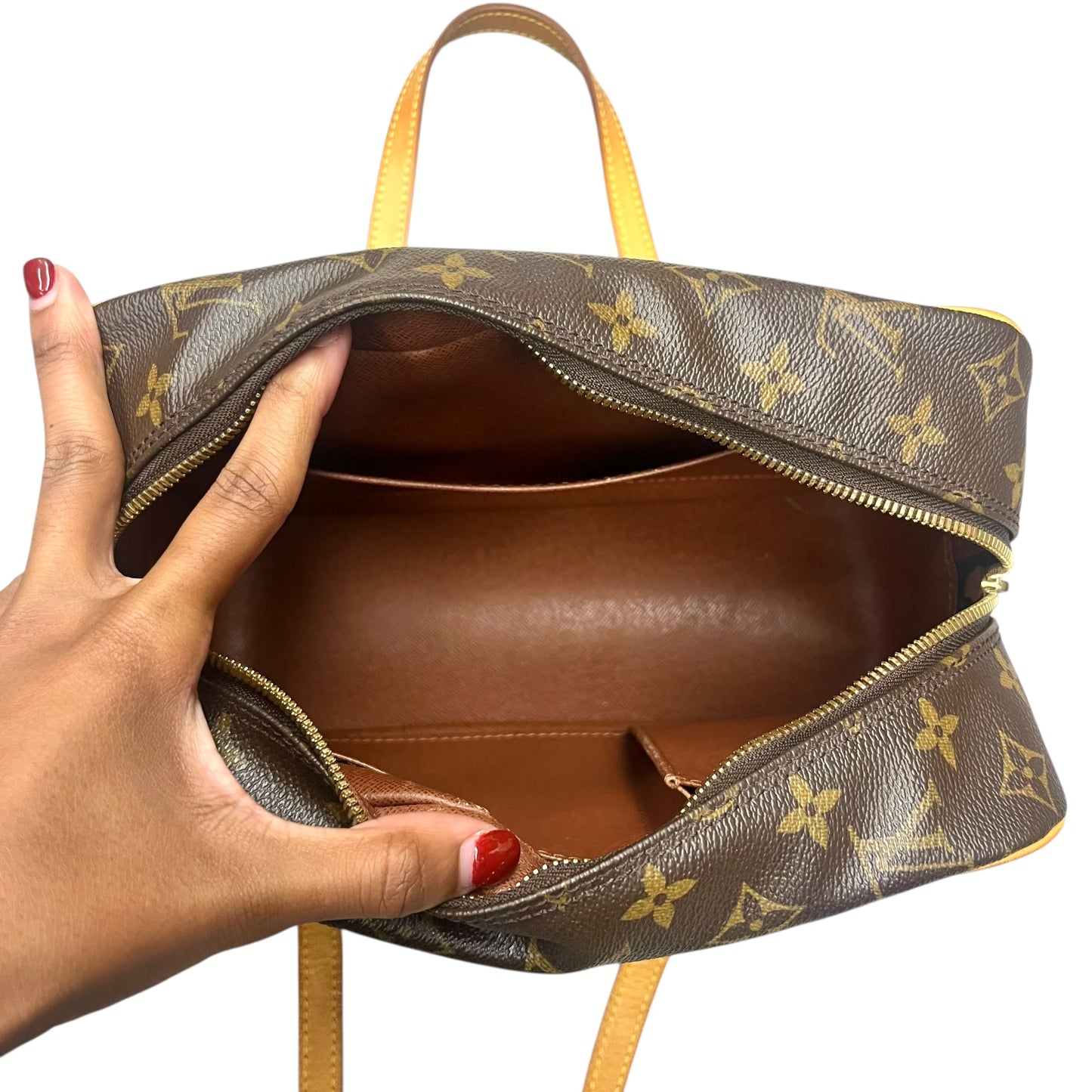Handbag Luxury Designer By Louis Vuitton, Size: Medium