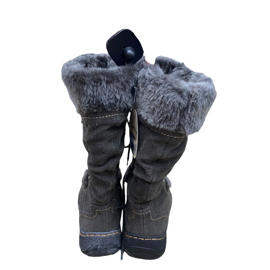 Boots Snow By Bare Traps In Grey, Size:6