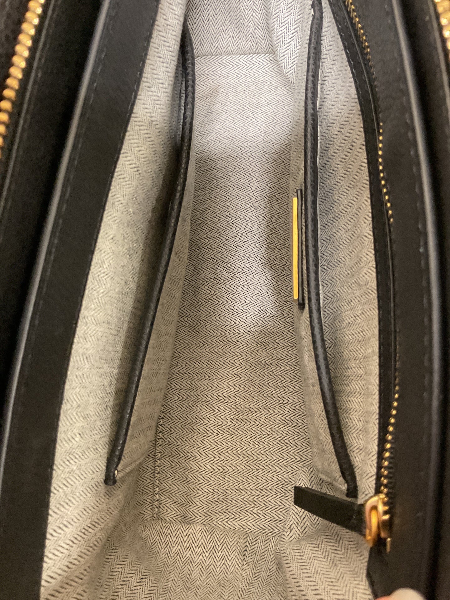 Handbag Designer By Tory Burch In Black, Size:Medium