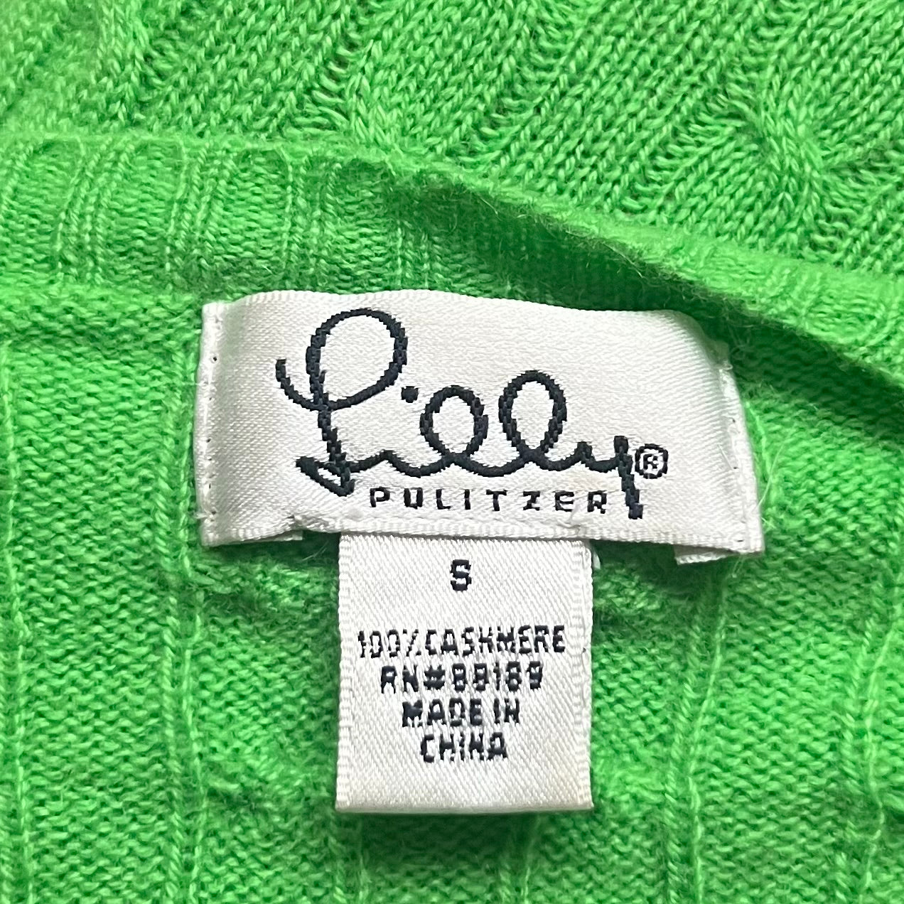 Top Short Sleeve Designer By Lilly Pulitzer In Green, Size: M