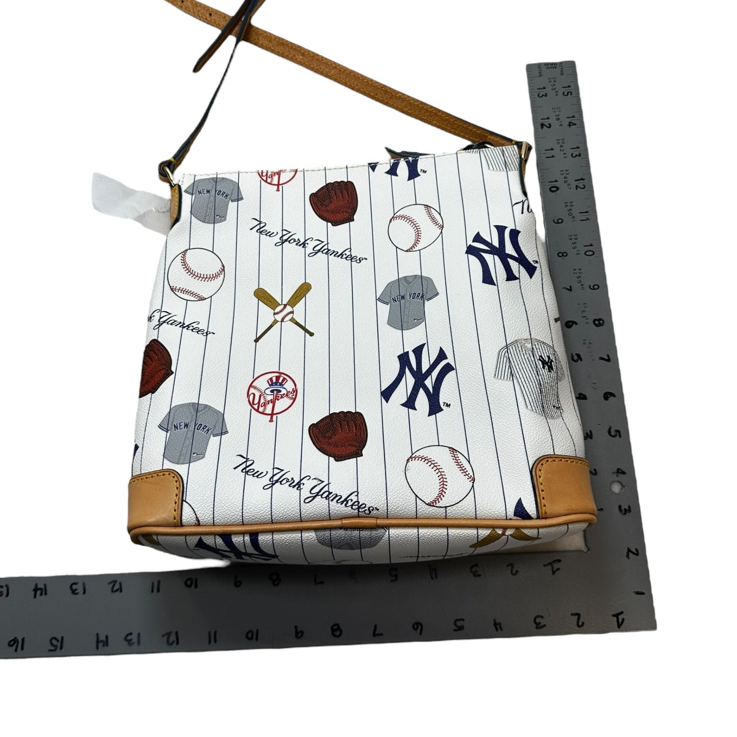 New York Yankees baseball Crossbody Designer By Dooney And Bourke, Size: Medium