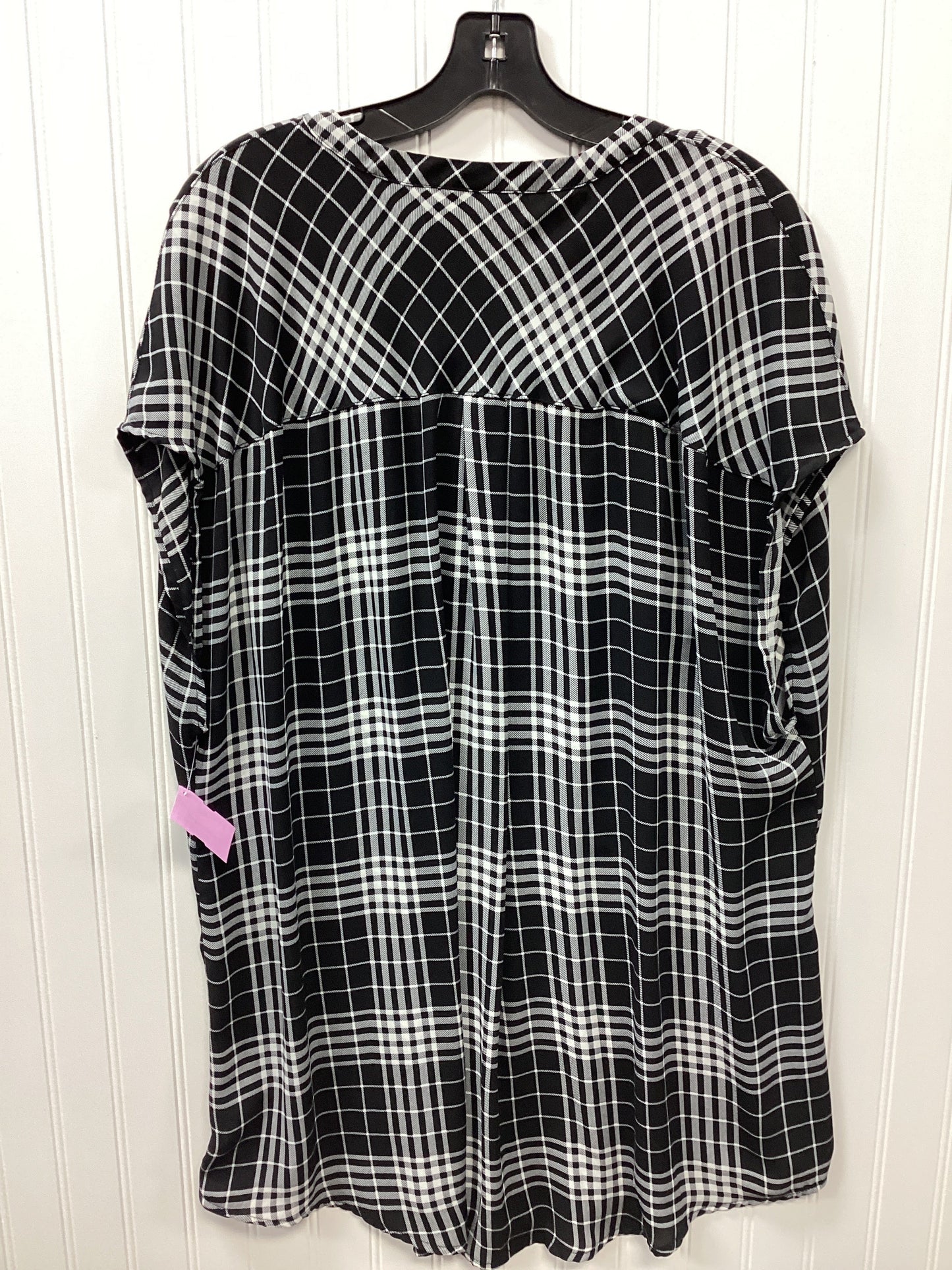 Top Sleeveless By Torrid In Black & White, Size:2X