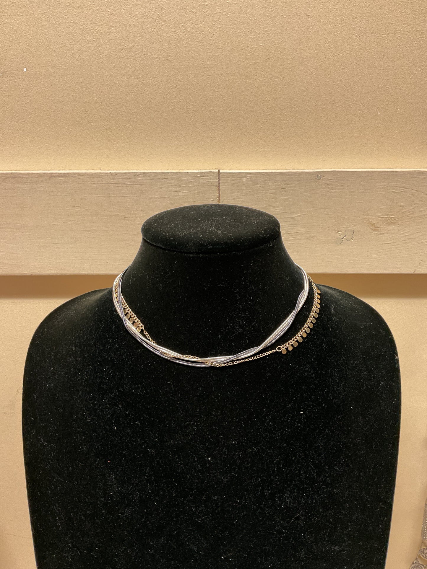 Necklace Layered By Clothes Mentor In Silver