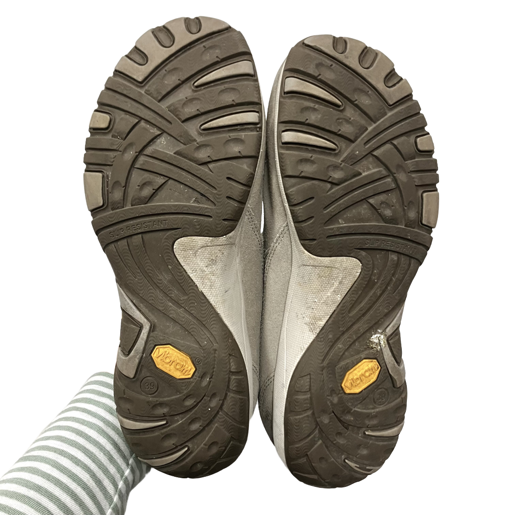 Shoes Sneakers By Dansko Size: 8.5