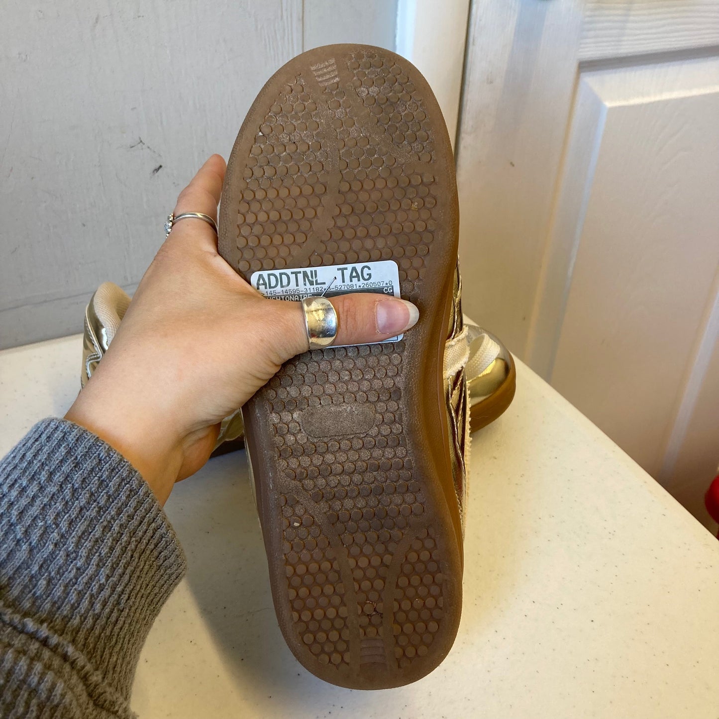 Shoes Sneakers By Cushionaire In Gold, Size:7