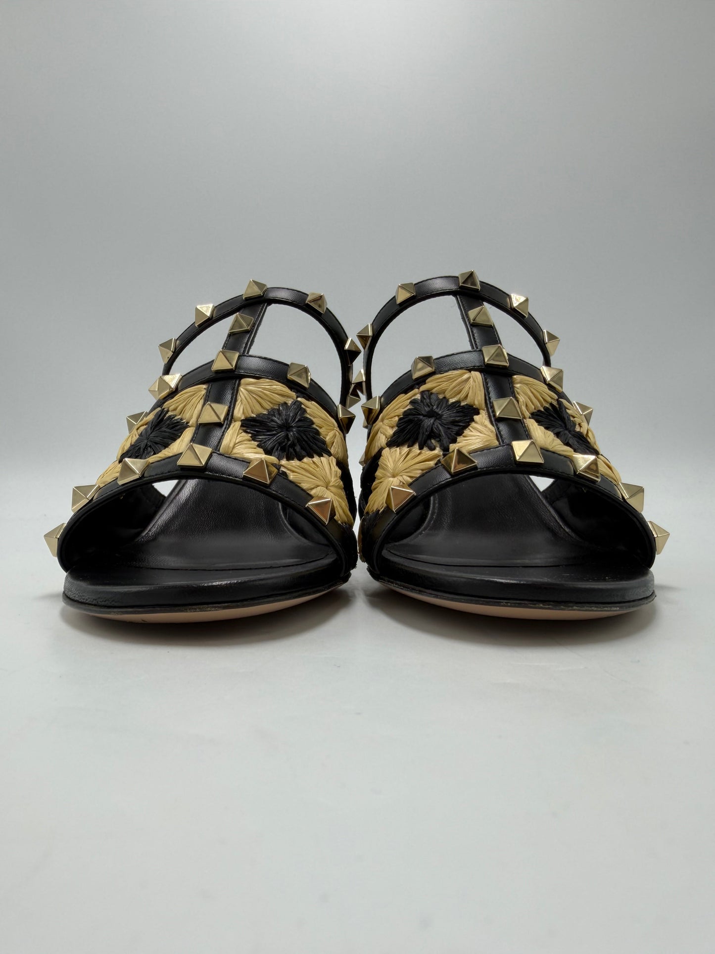 Valentino-Garavani Rockstud Raffia Luxury Heels , Size: 8 (38)
