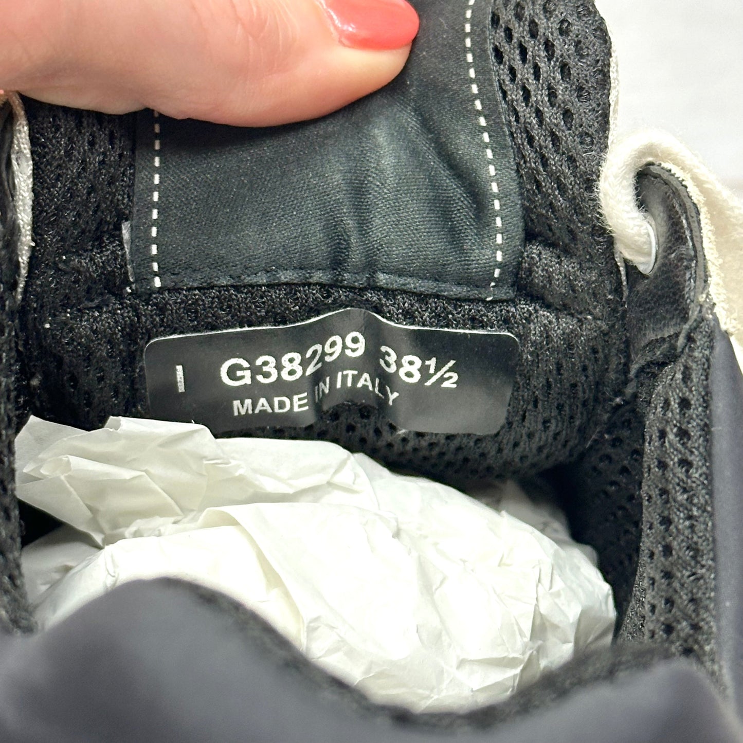 Shoes Luxury Designer By Chanel In White, Size: 8