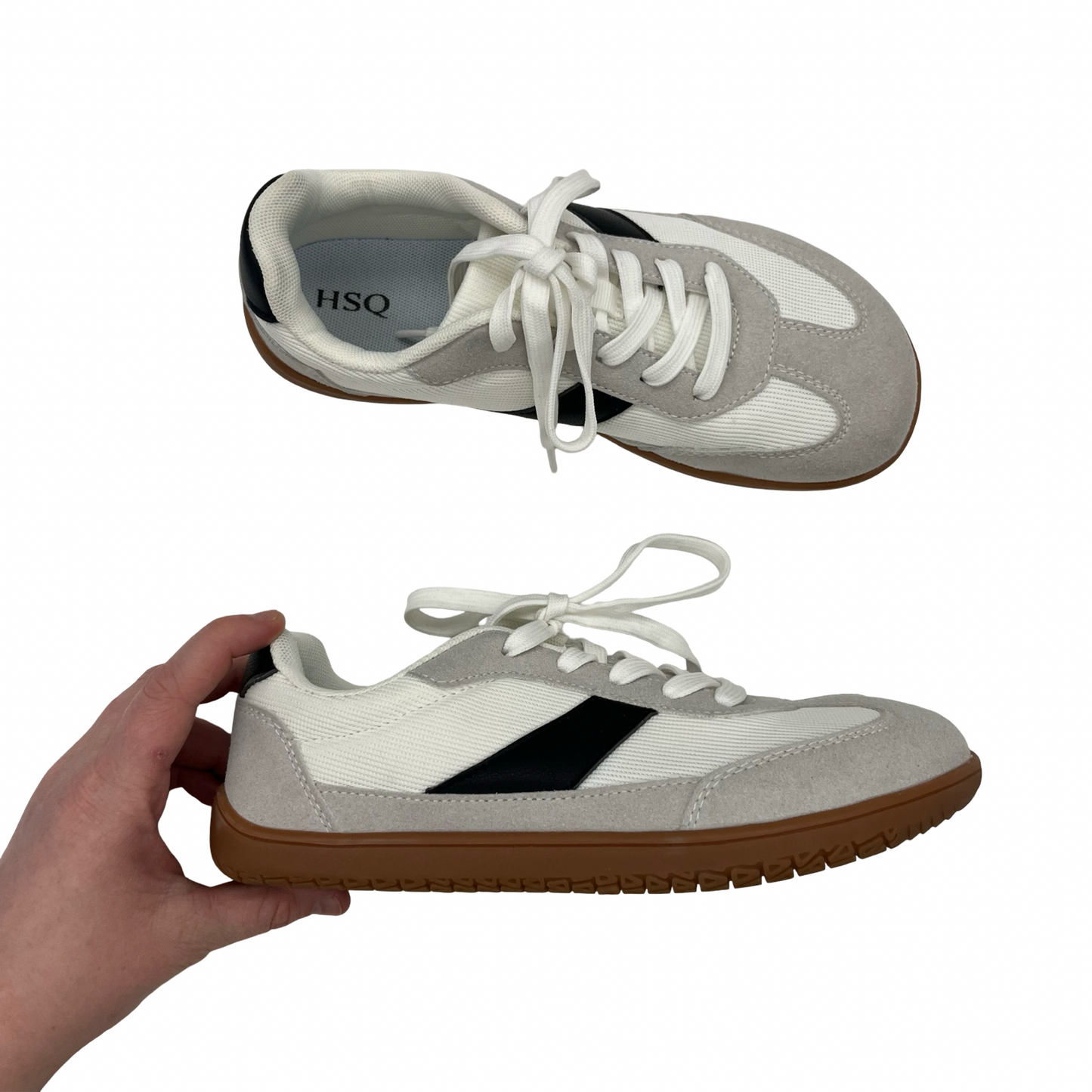 Shoes Sneakers By Clothes Mentor In Black & White, Size:6.5
