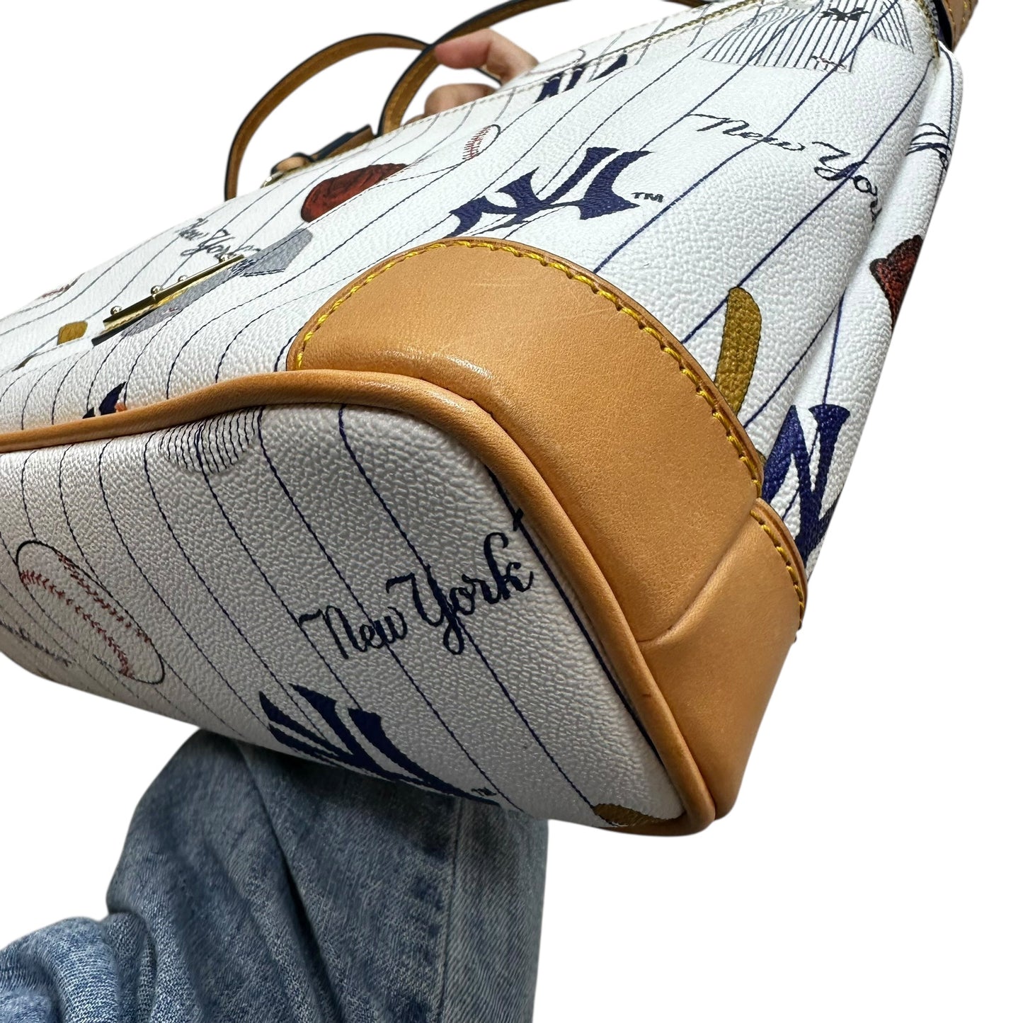New York Yankees baseball Crossbody Designer By Dooney And Bourke, Size: Medium