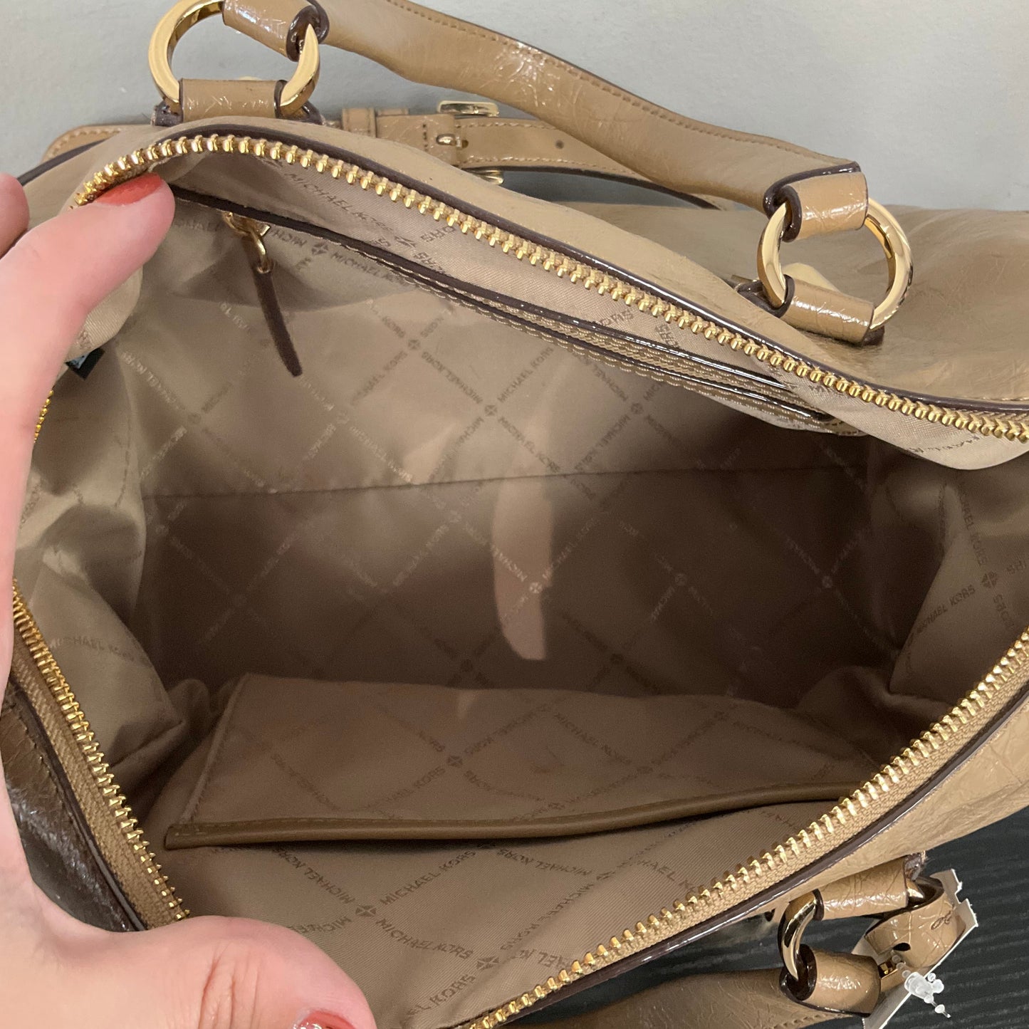 Handbag Designer By Michael Kors In Tan, Size:Medium