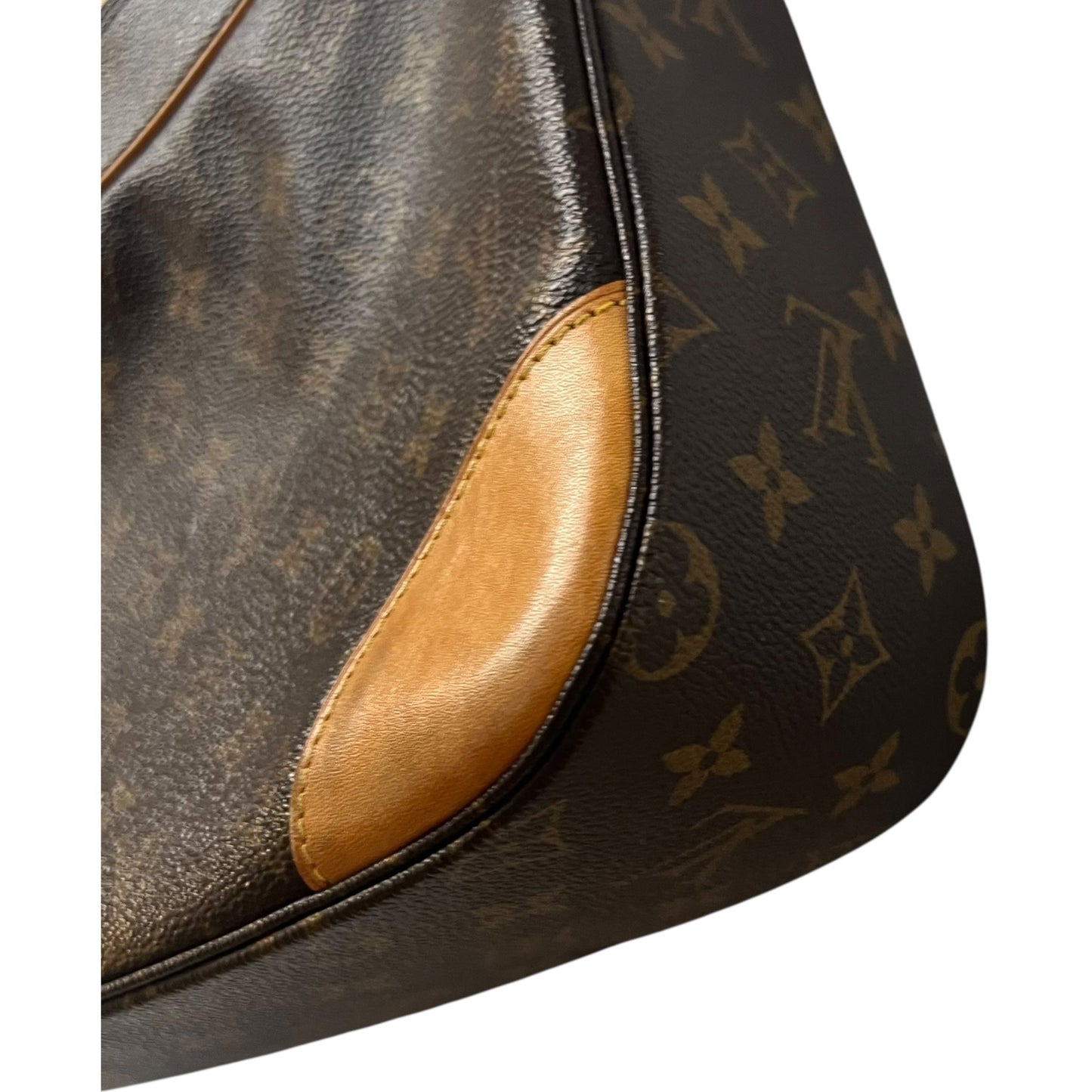 Handbag Luxury Designer By Louis Vuitton, Size: Medium
