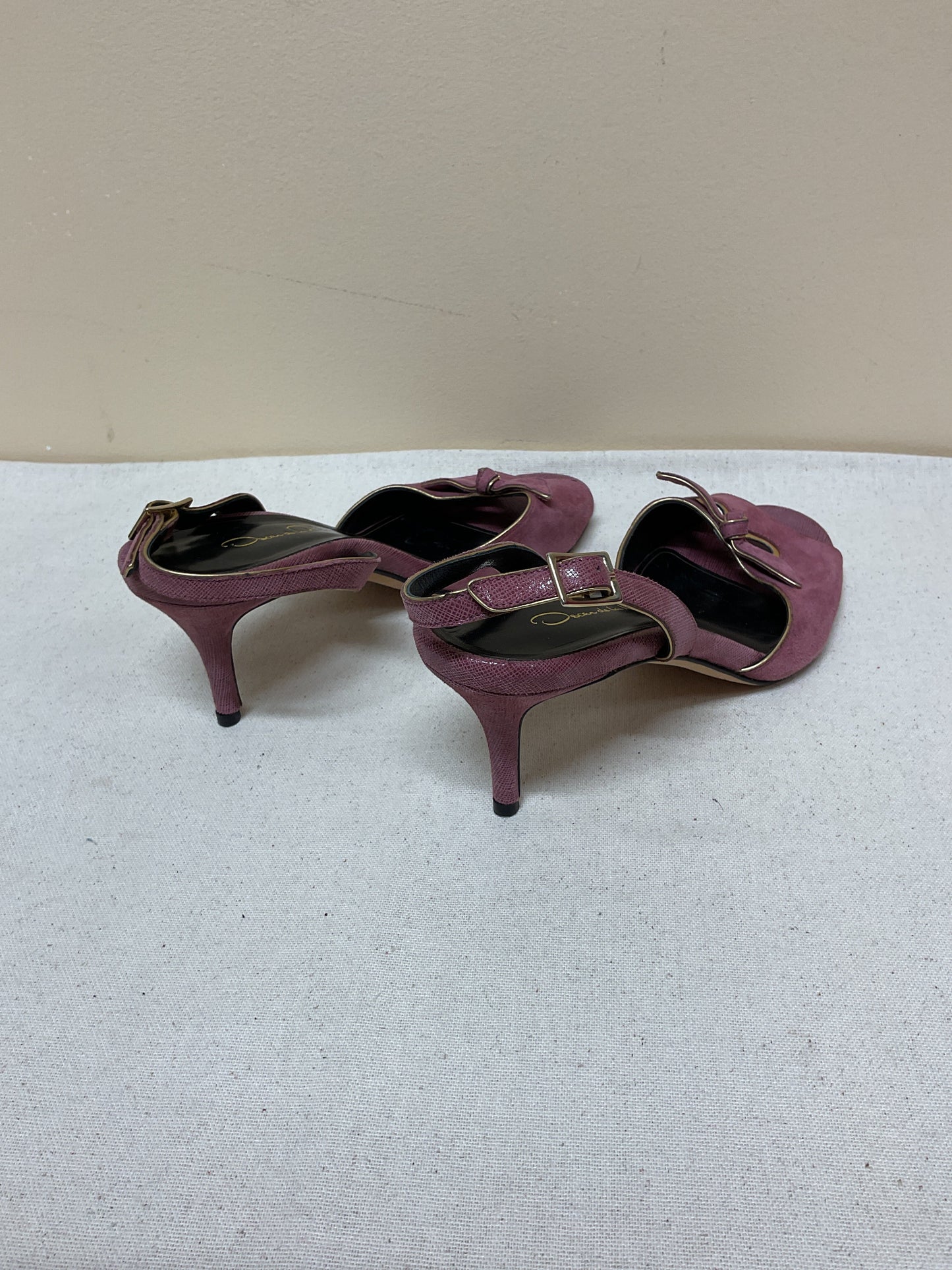 Sandals Luxury Designer By Oscar De La Renta In Pink, Size:5.5