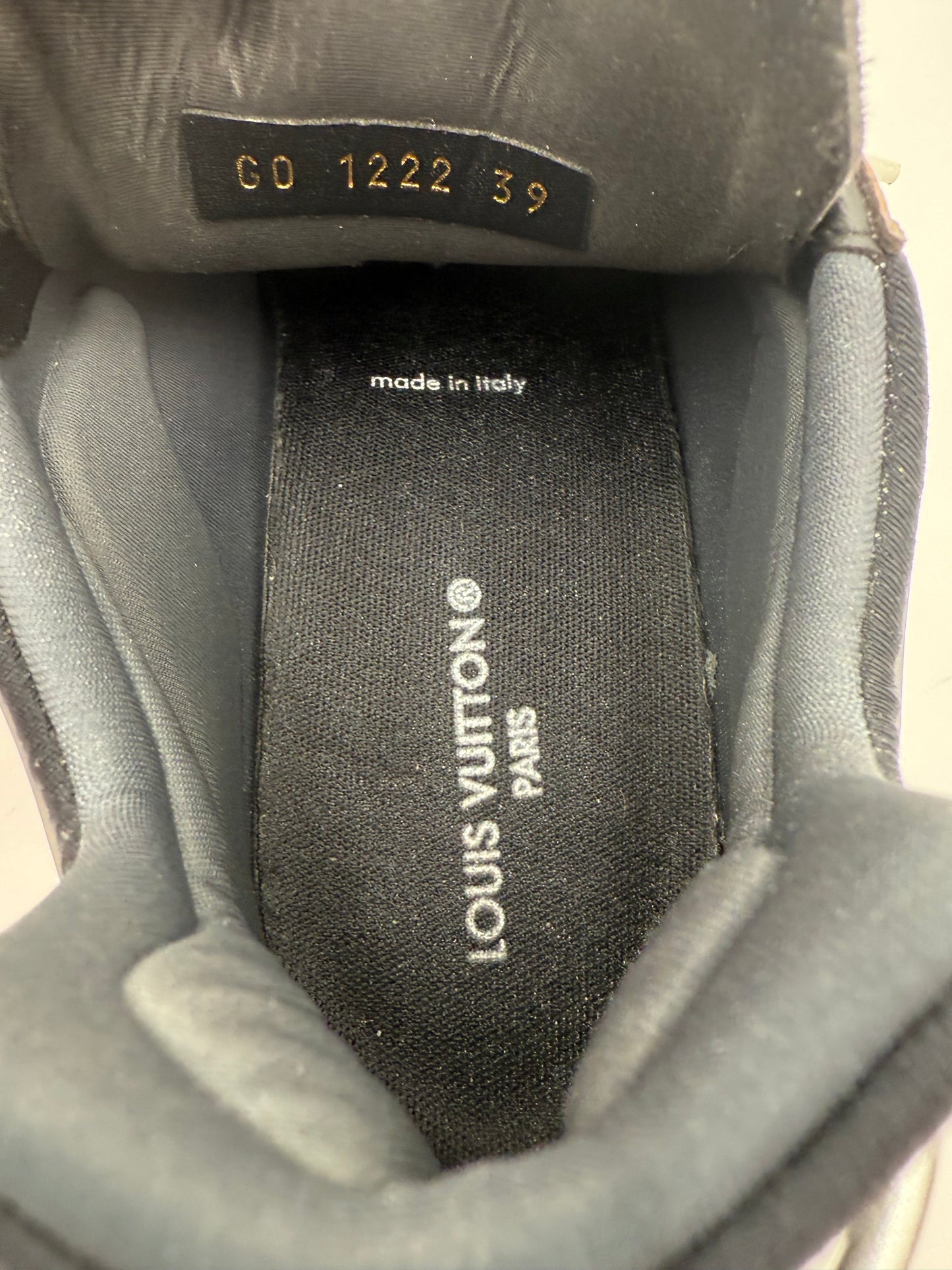 Shoes Luxury Designer By Louis Vuitton In Black & White, Size:8.5