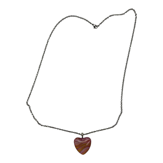 Necklace Charm By Clothes Mentor In Pink & Silver