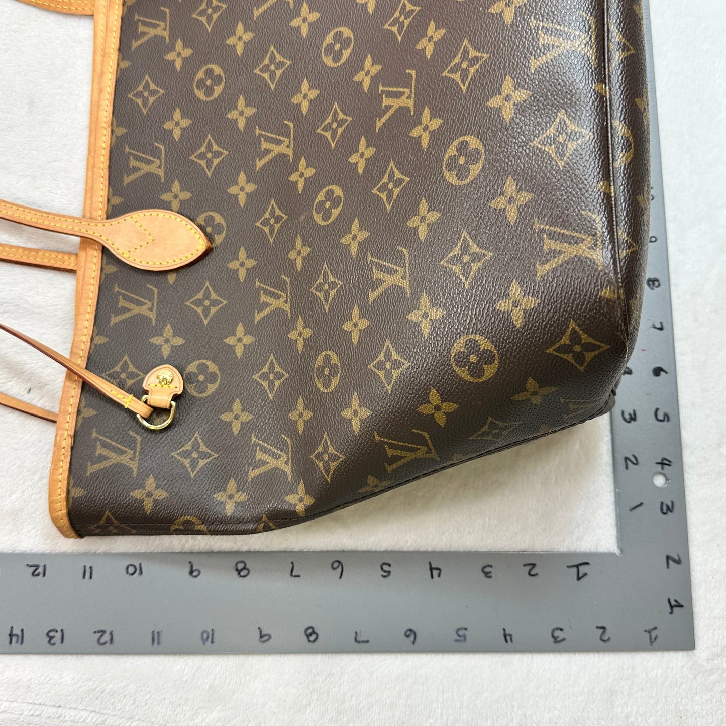 Neverfull MM Handbag Luxury Designer By Louis Vuitton, Size: Medium