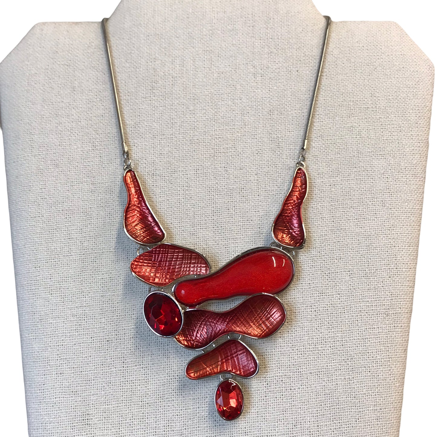 NECKLACE STATEMENT in RED & SILVER